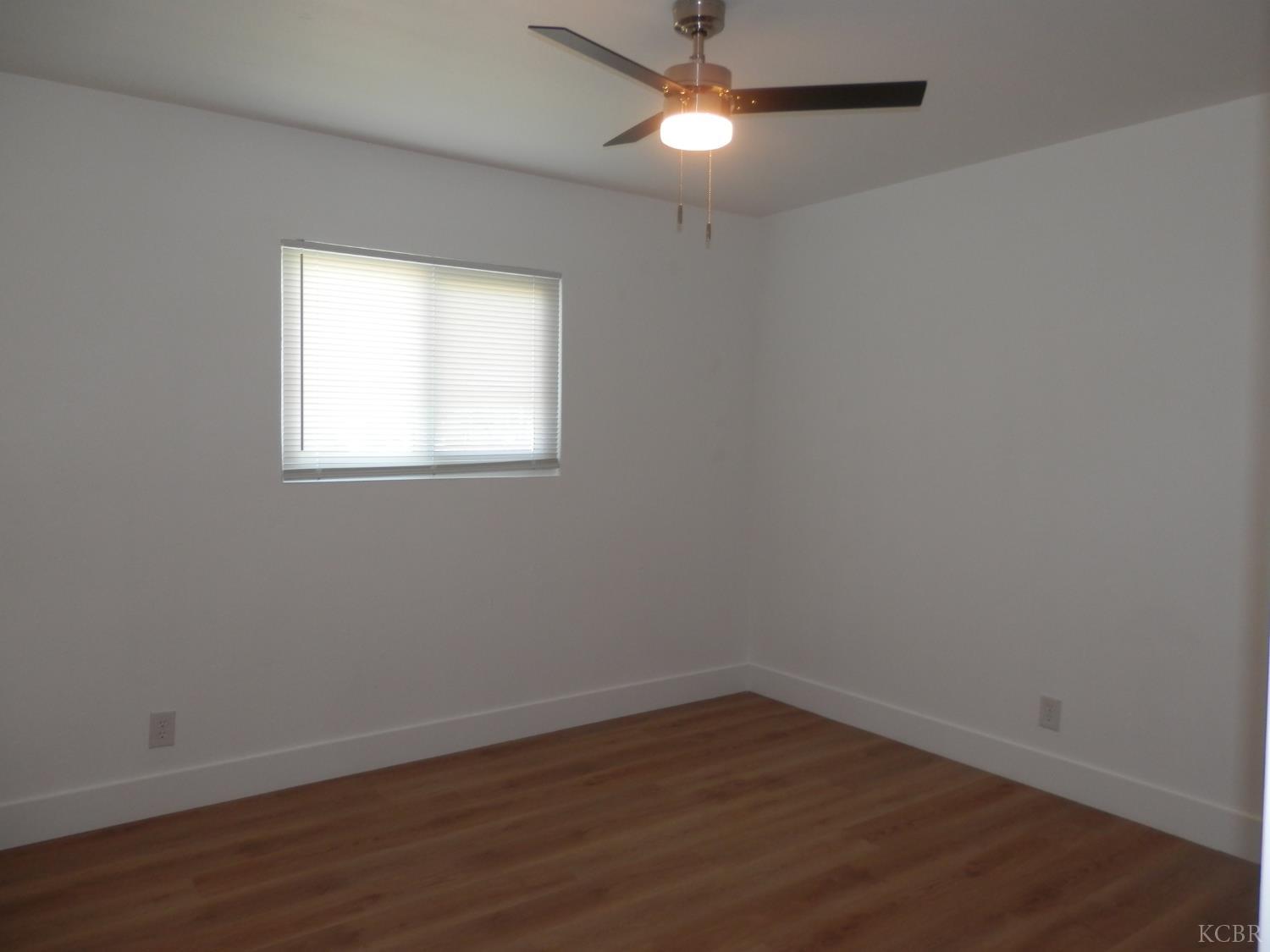 10845 Beverly Dr, Hanford, CA 93230