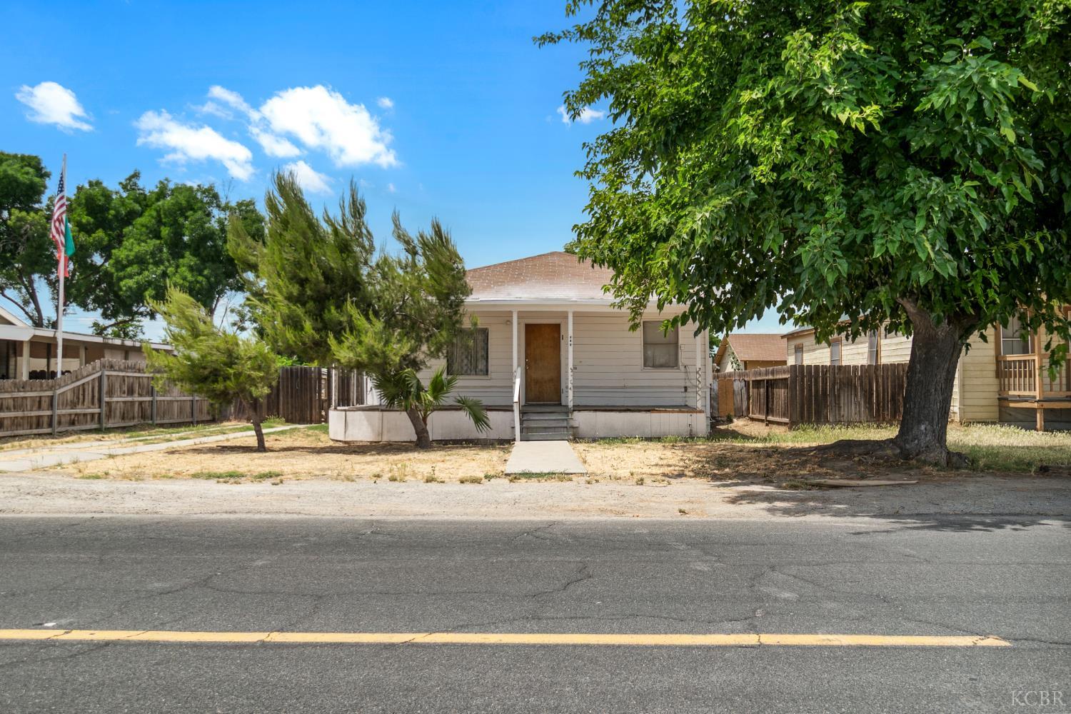826 Kimball, Hanford, CA 93230