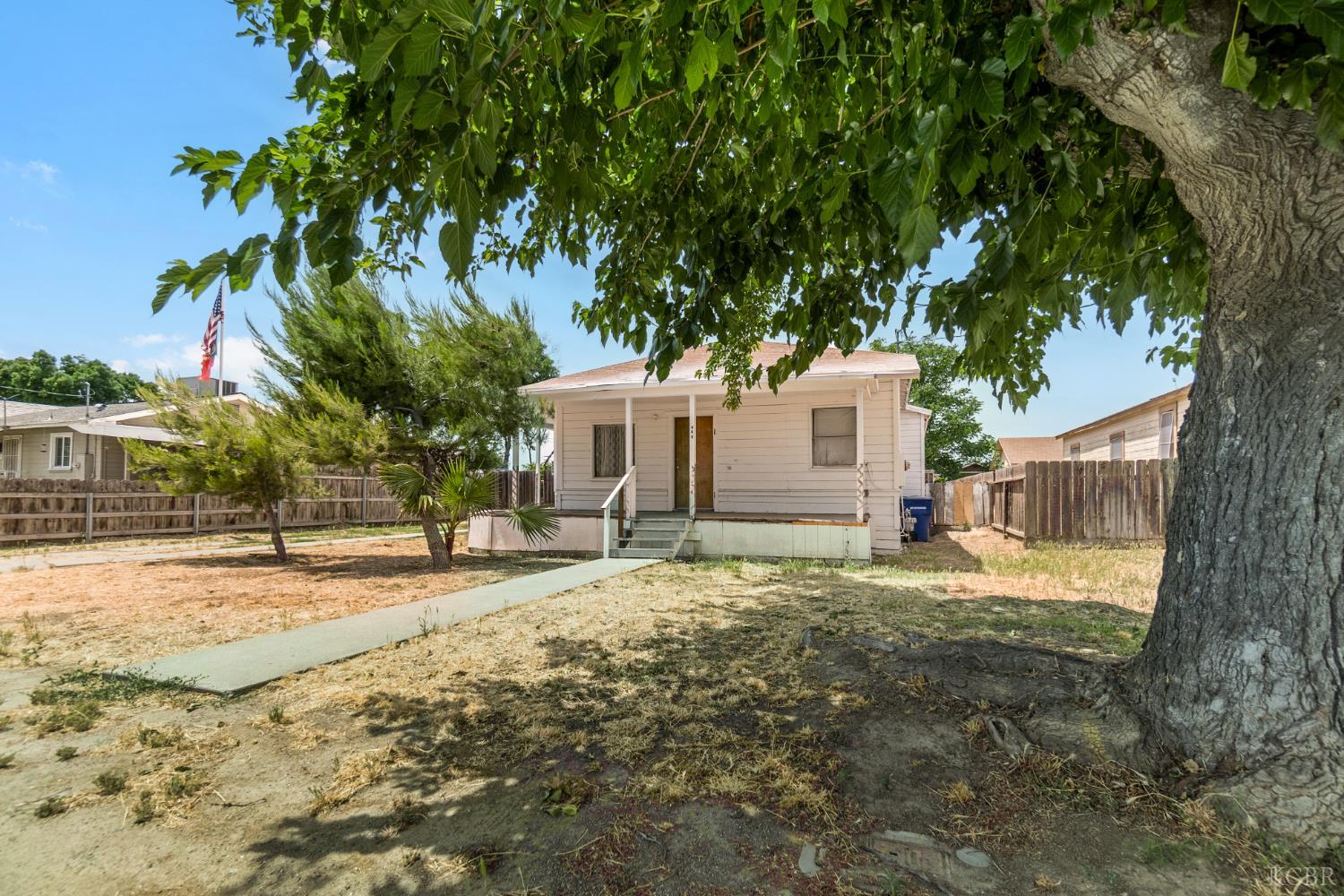826 Kimball, Hanford, CA 93230