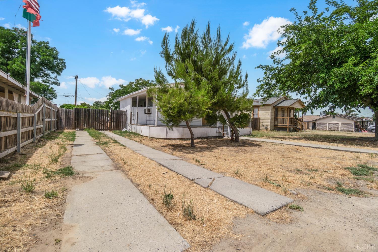 826 Kimball, Hanford, CA 93230