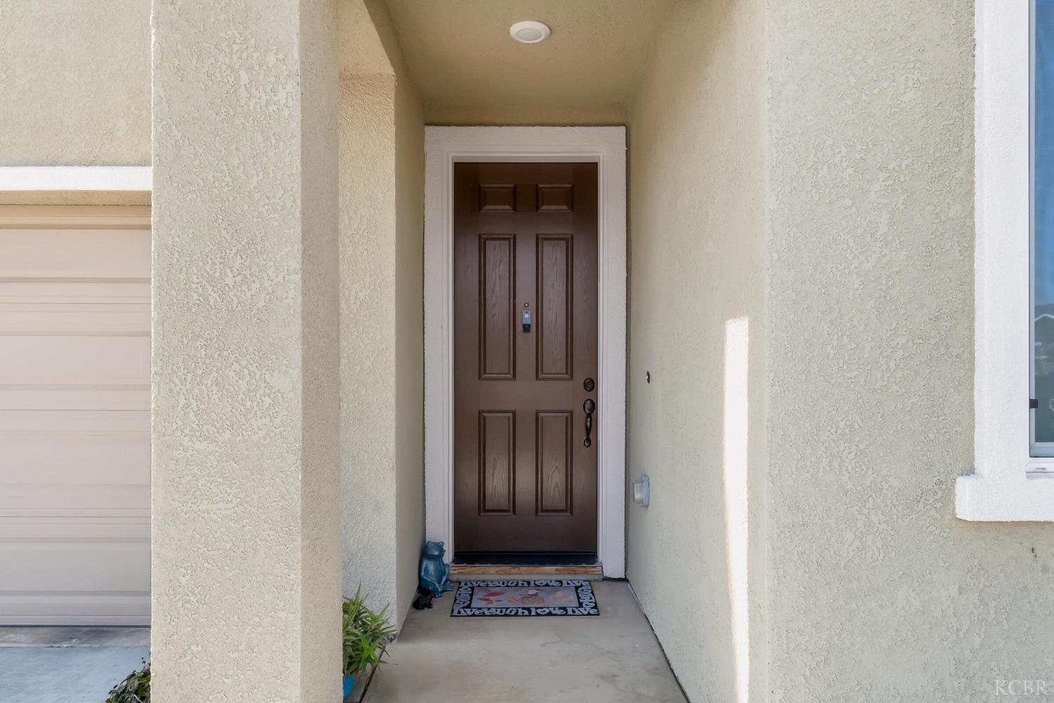 2207 S Crumal St, Visalia, CA 93921