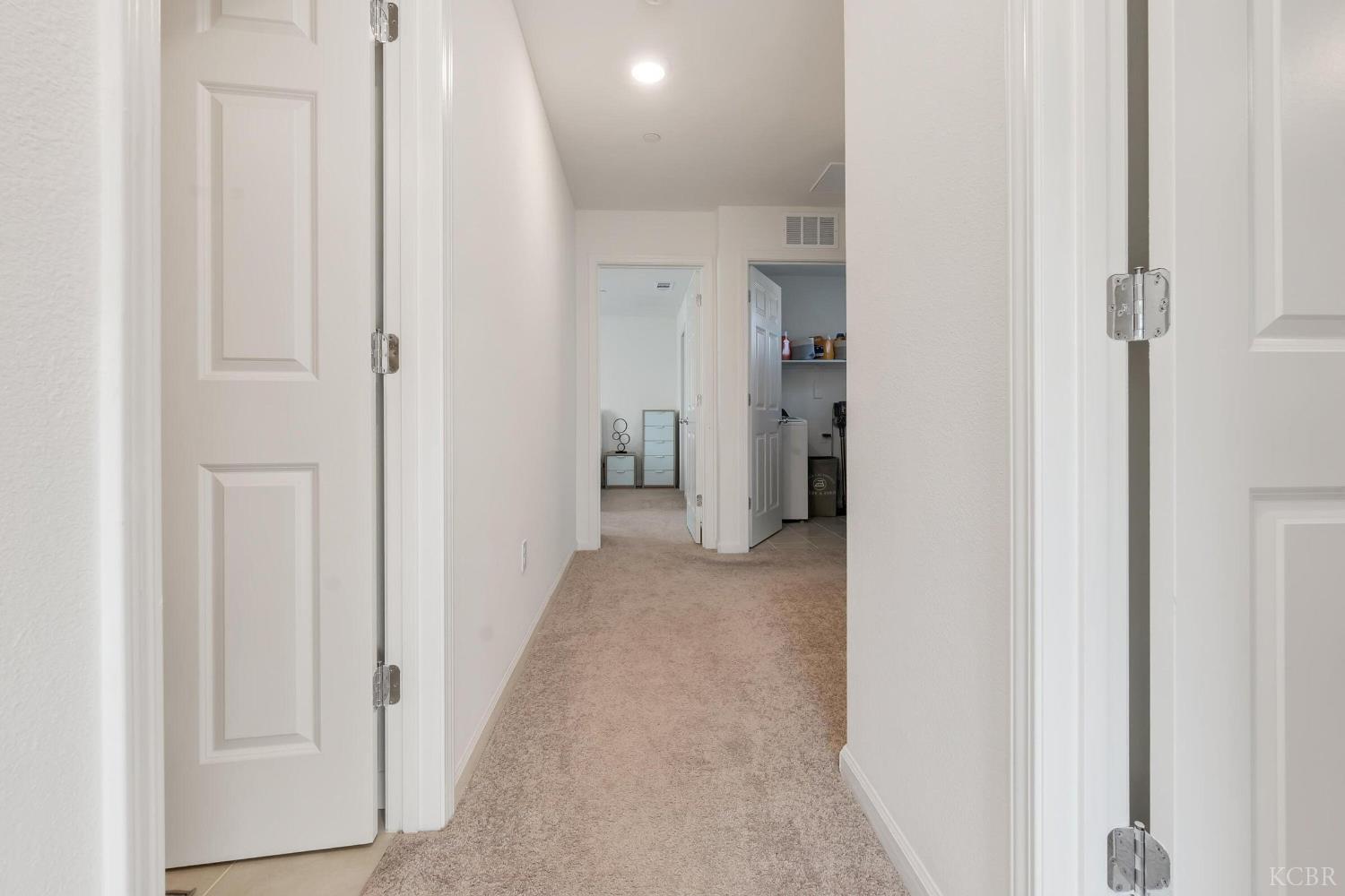 2207 S Crumal St, Visalia, CA 93921