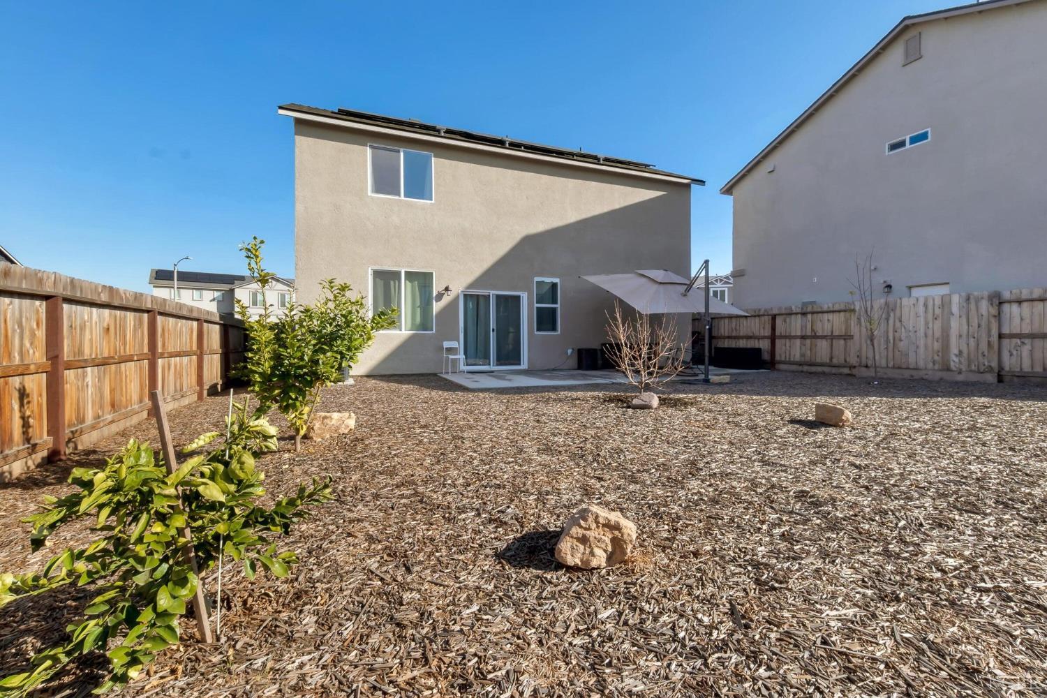 2207 S Crumal St, Visalia, CA 93921