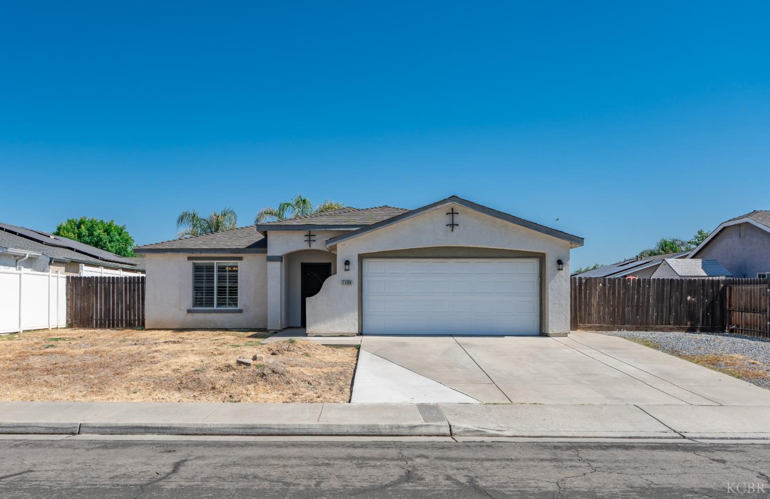 1198 E Donnybrook Pl, Hanford, CA 93230