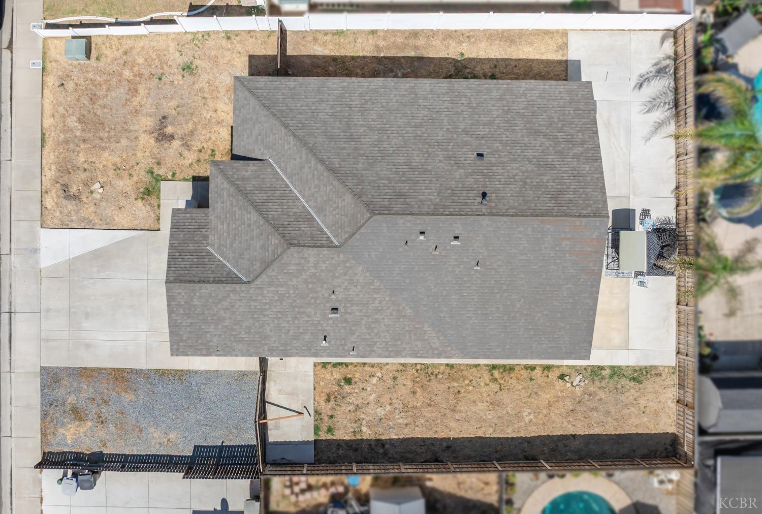 1198 E Donnybrook Pl, Hanford, CA 93230
