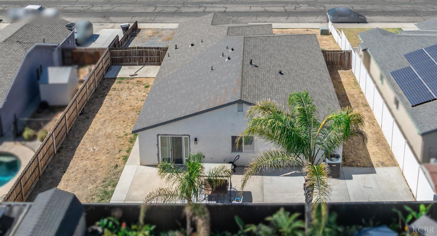 1198 E Donnybrook Pl, Hanford, CA 93230