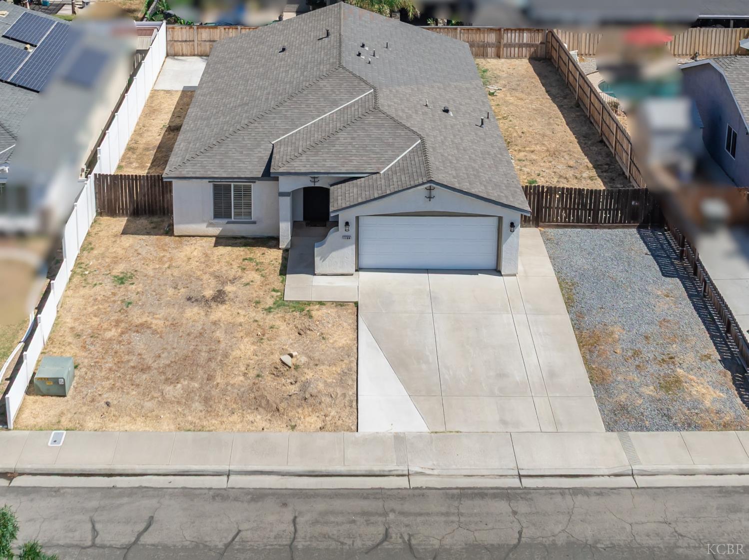 1198 E Donnybrook Pl, Hanford, CA 93230
