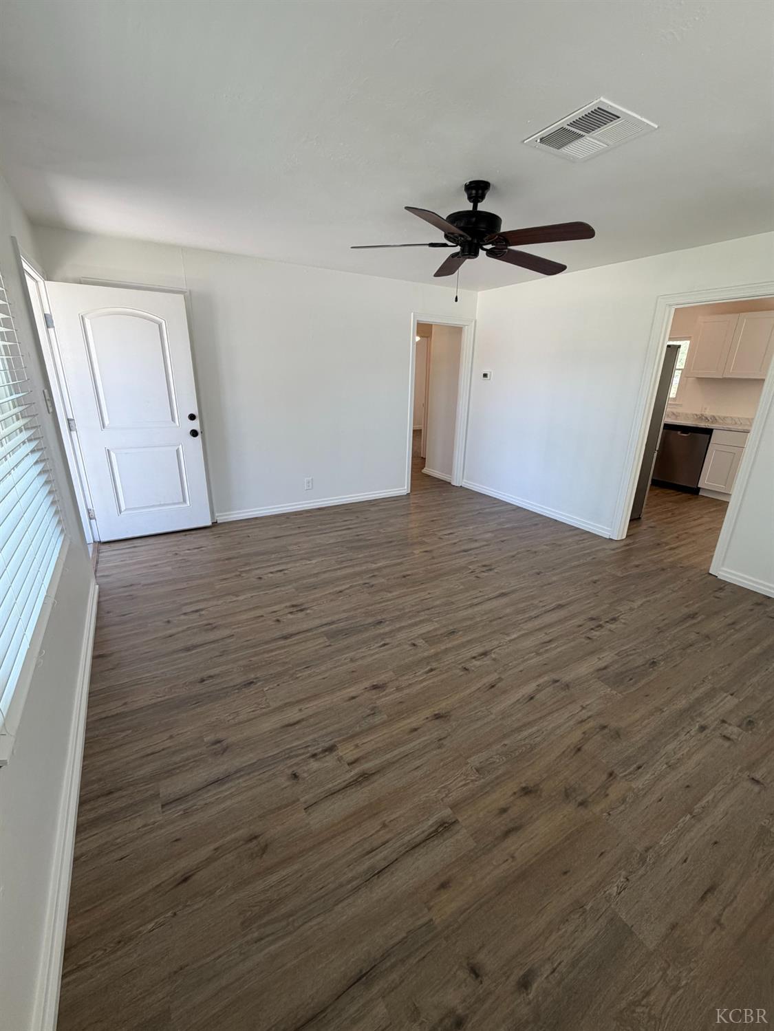 1217 N Richmond Ave, Hanford, CA 93230