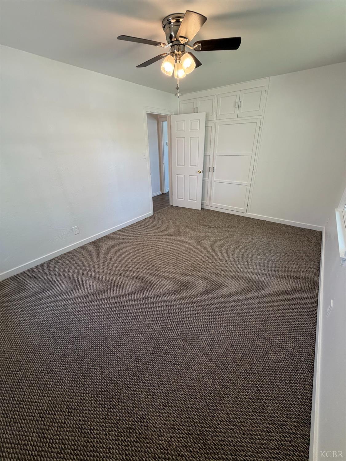 1217 N Richmond Ave, Hanford, CA 93230