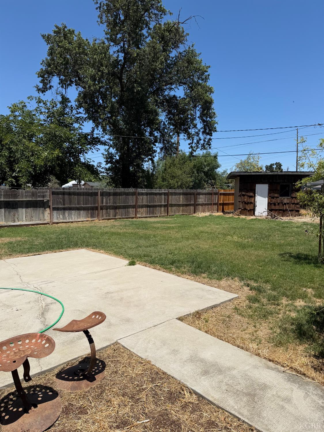 1217 N Richmond Ave, Hanford, CA 93230
