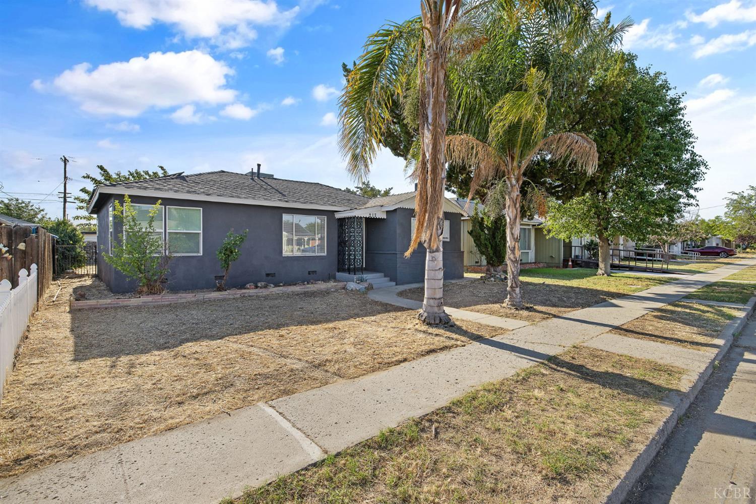 217 N Lincoln St, Coalinga, CA 93210