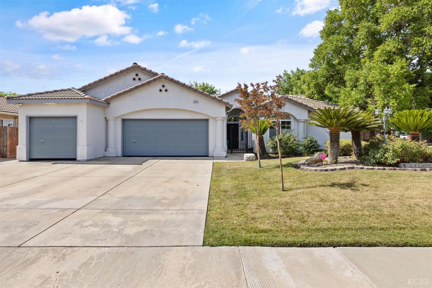 1547 W Claridge Ct, Hanford, CA 93230