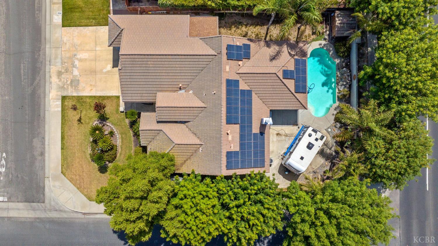1547 W Claridge Ct, Hanford, CA 93230