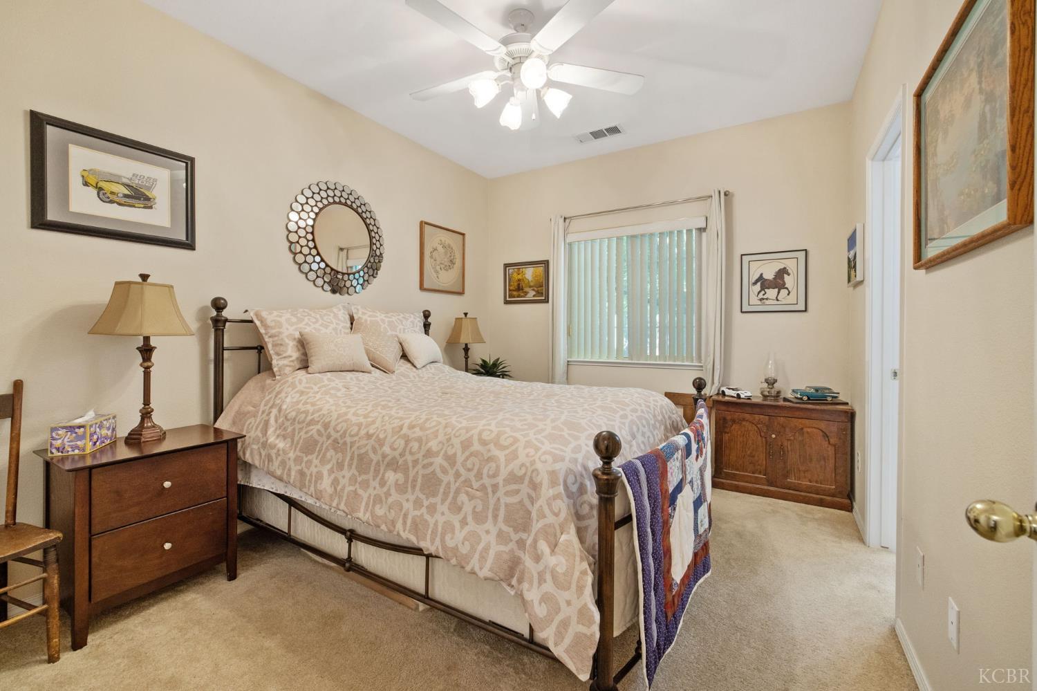 1547 W Claridge Ct, Hanford, CA 93230