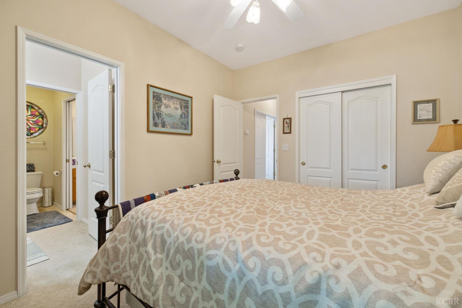 1547 W Claridge Ct, Hanford, CA 93230