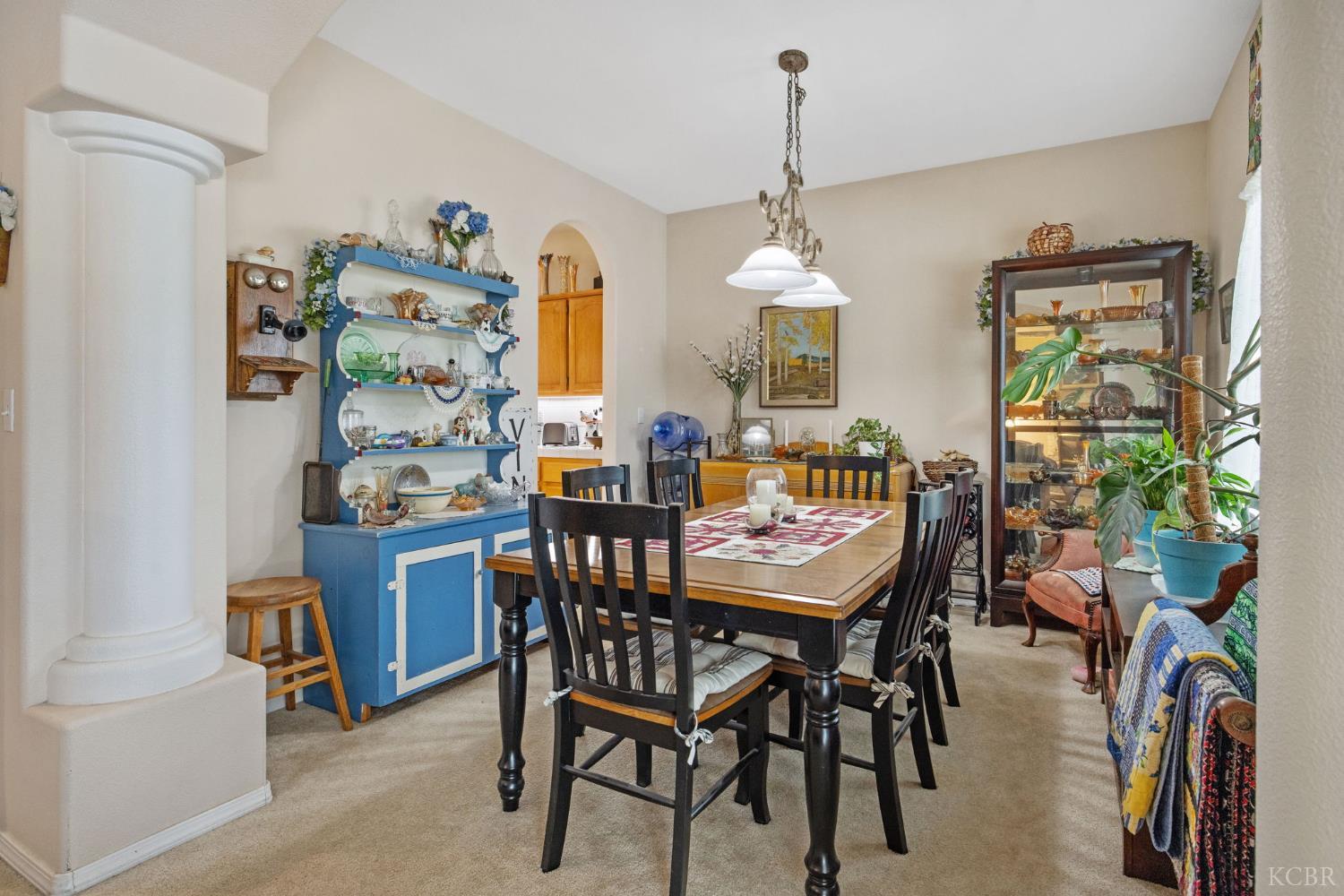 1547 W Claridge Ct, Hanford, CA 93230