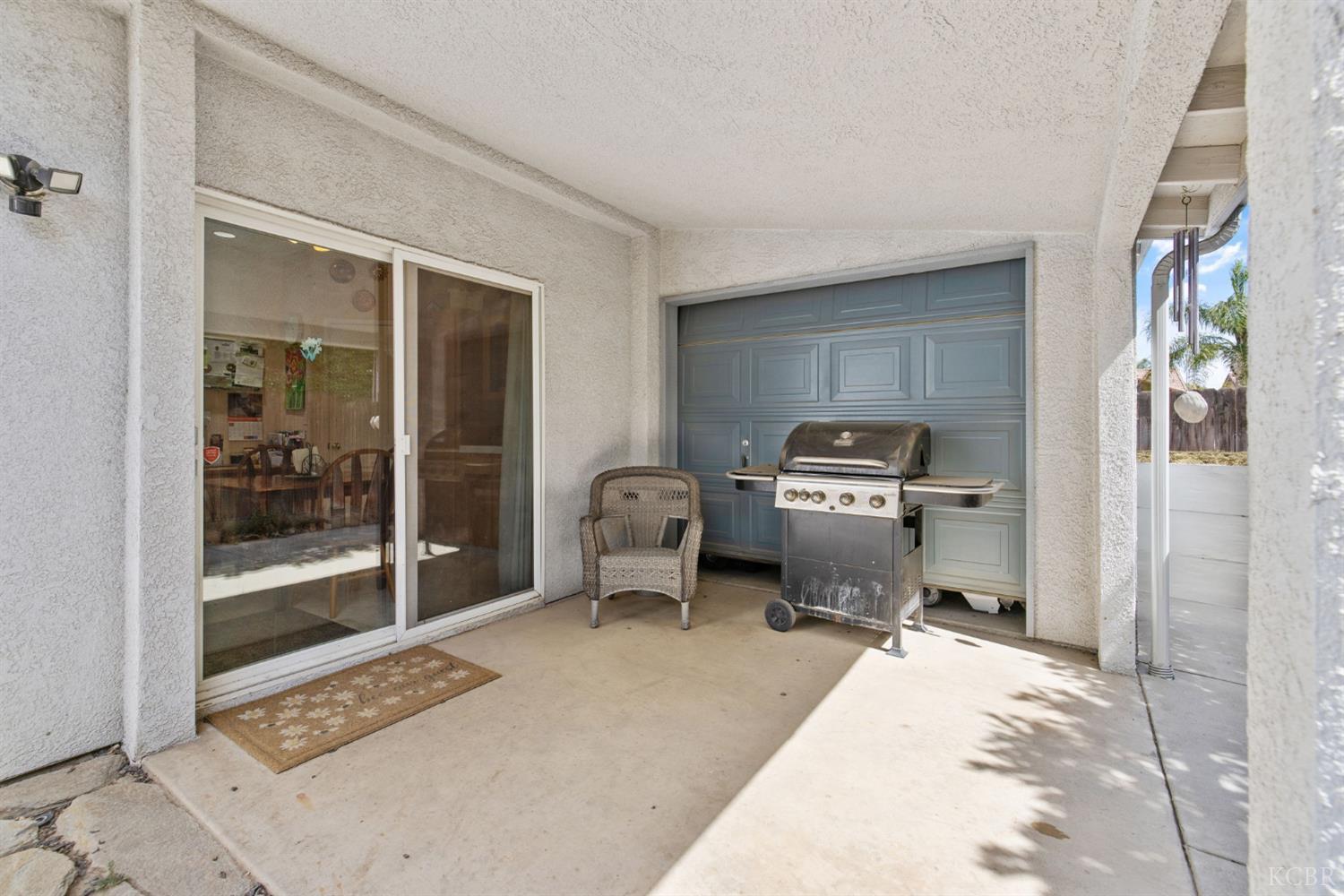 1547 W Claridge Ct, Hanford, CA 93230