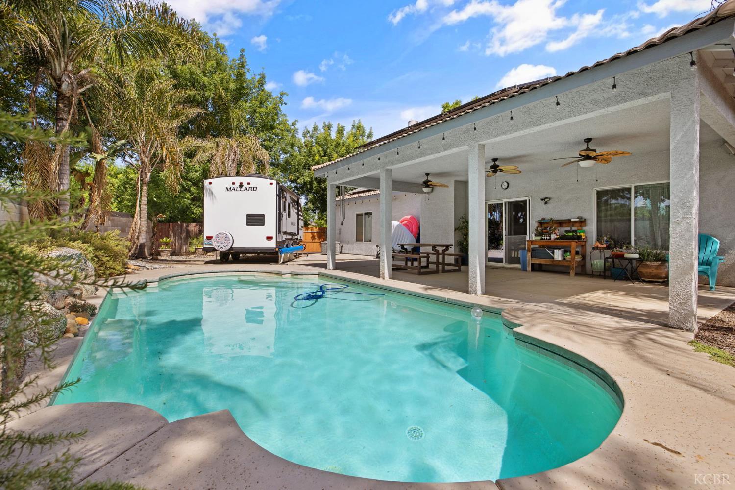 1547 W Claridge Ct, Hanford, CA 93230