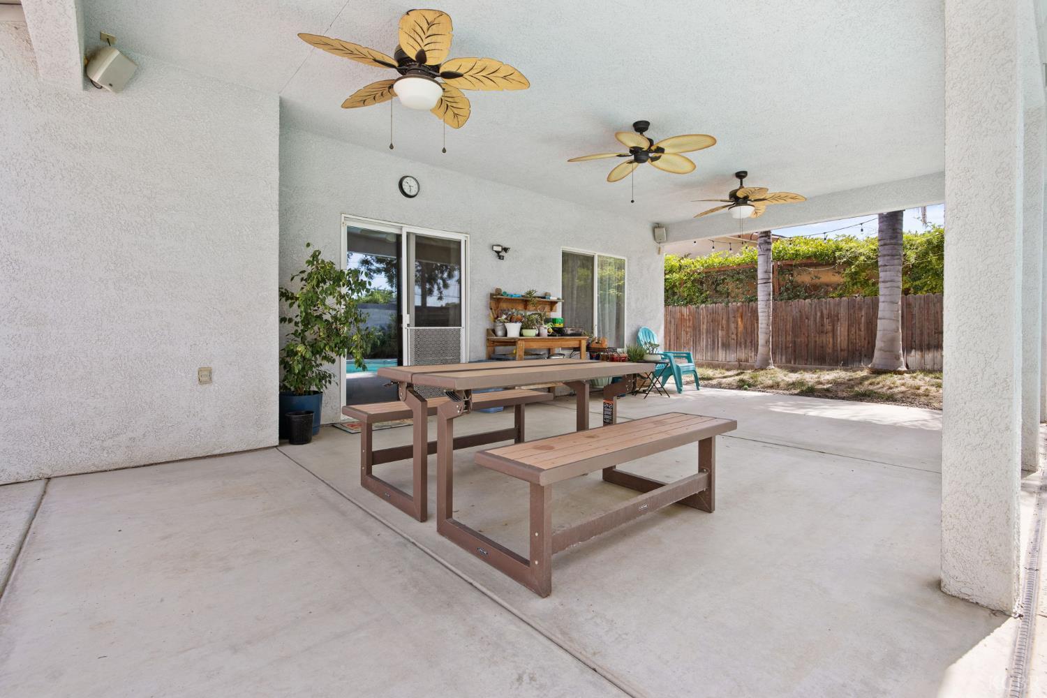 1547 W Claridge Ct, Hanford, CA 93230