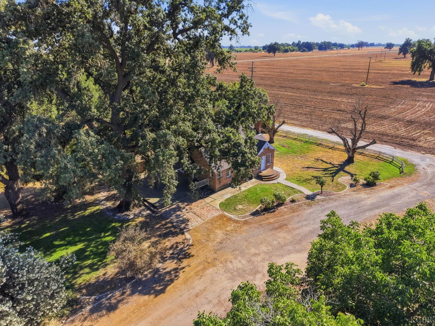 21530 Tiburico Ave, Laton, CA 93242