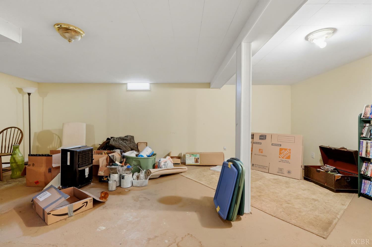 21530 Tiburico Ave, Laton, CA 93242