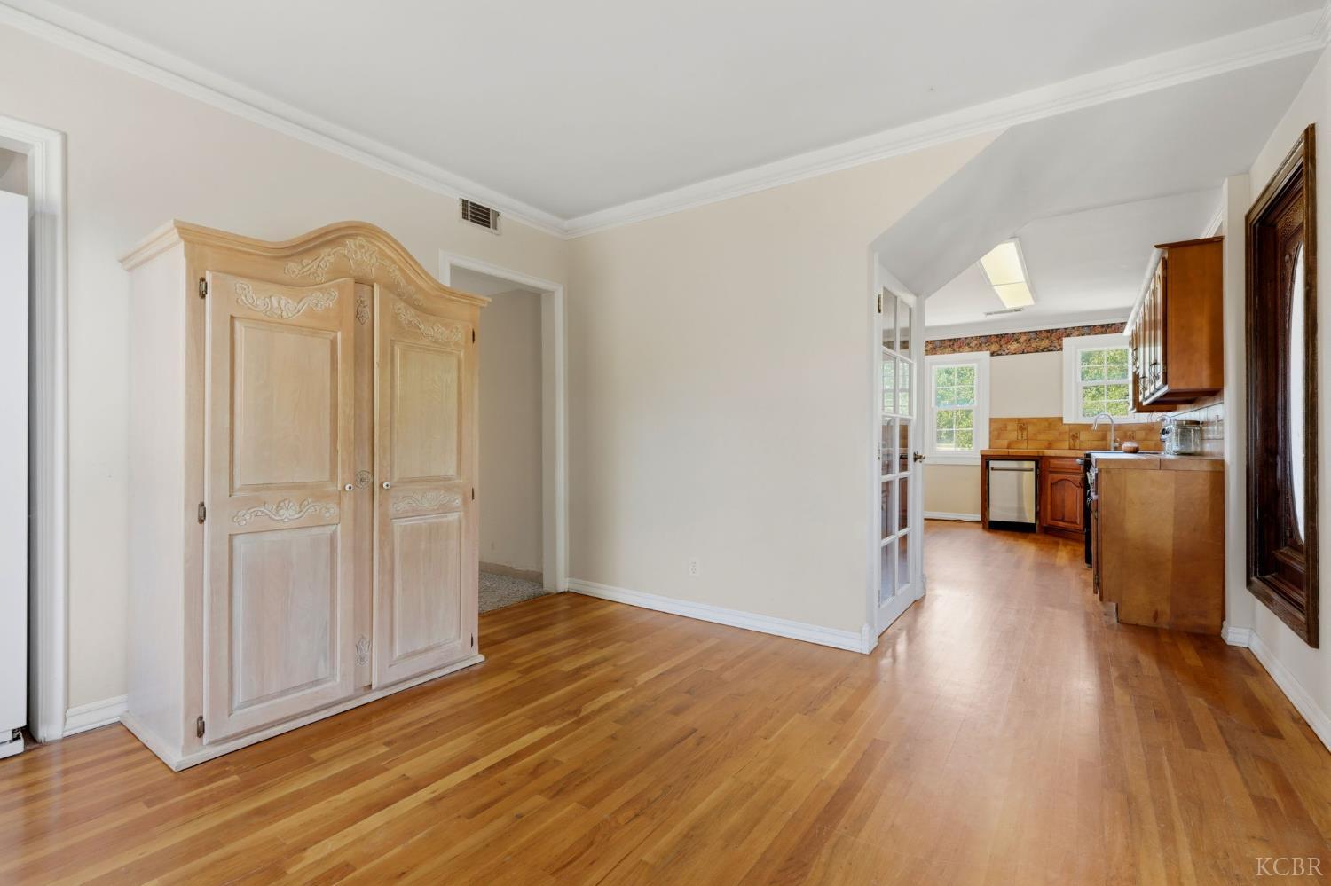 21530 Tiburico Ave, Laton, CA 93242