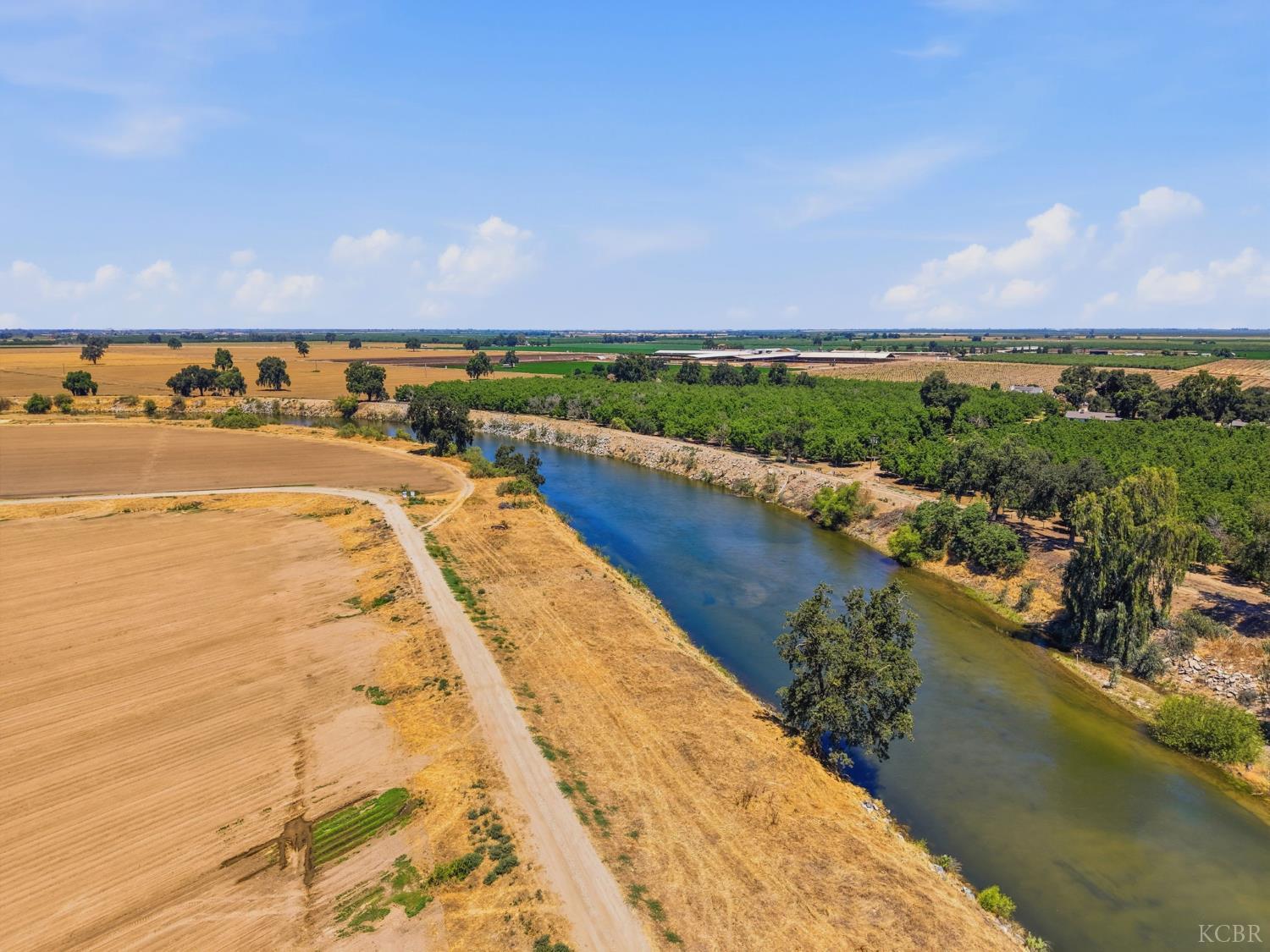 21530 Tiburico Ave, Laton, CA 93242