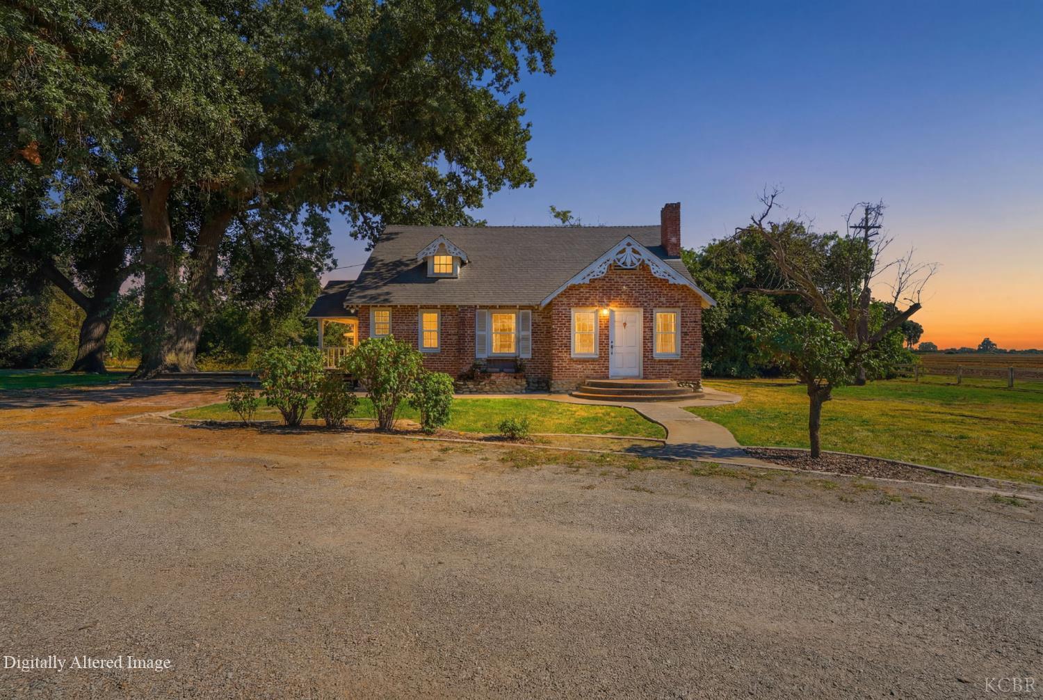 21530 Tiburico Avenue, Laton, CA 93242