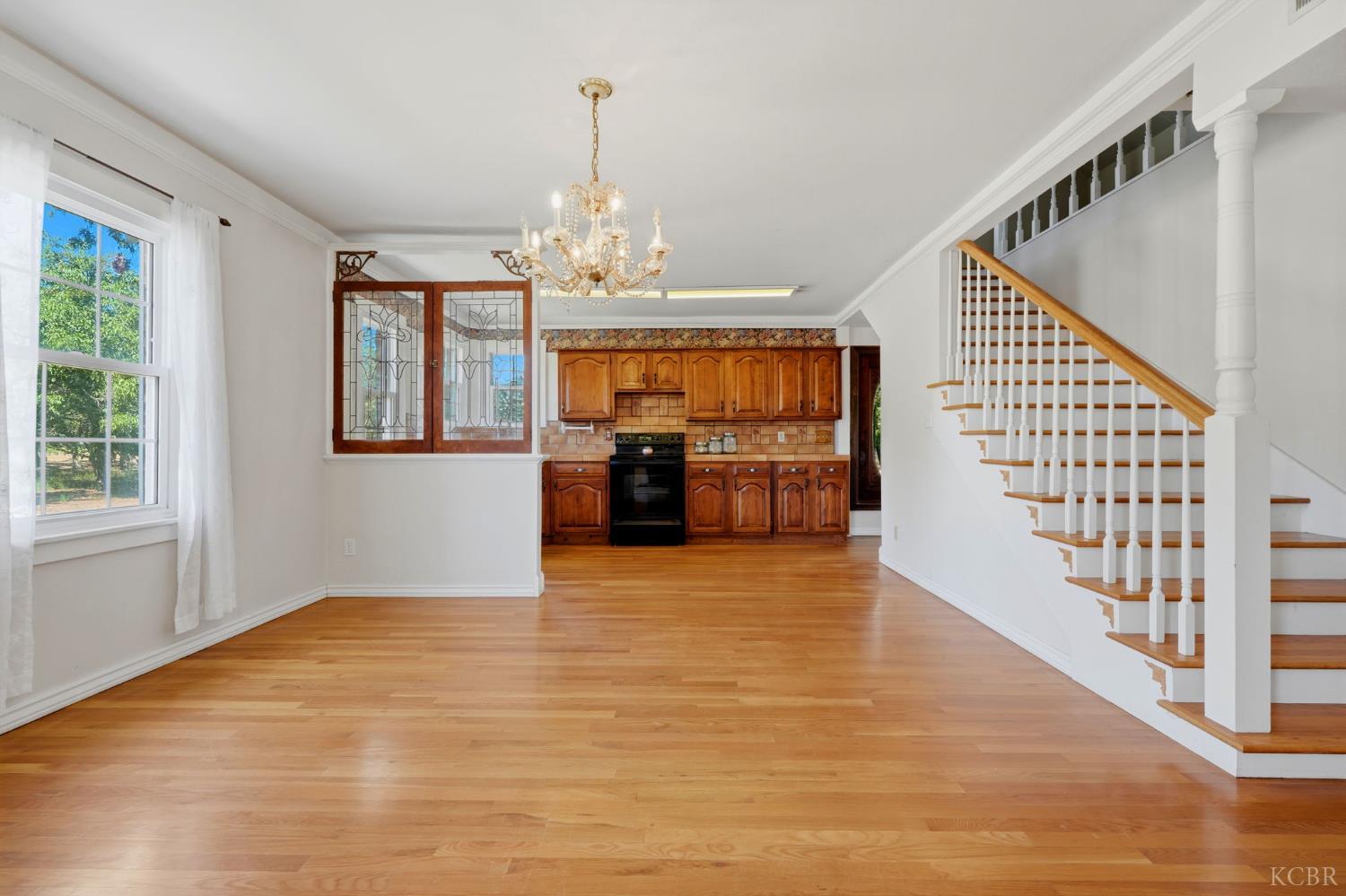 21530 Tiburico Avenue, Laton, CA 93242