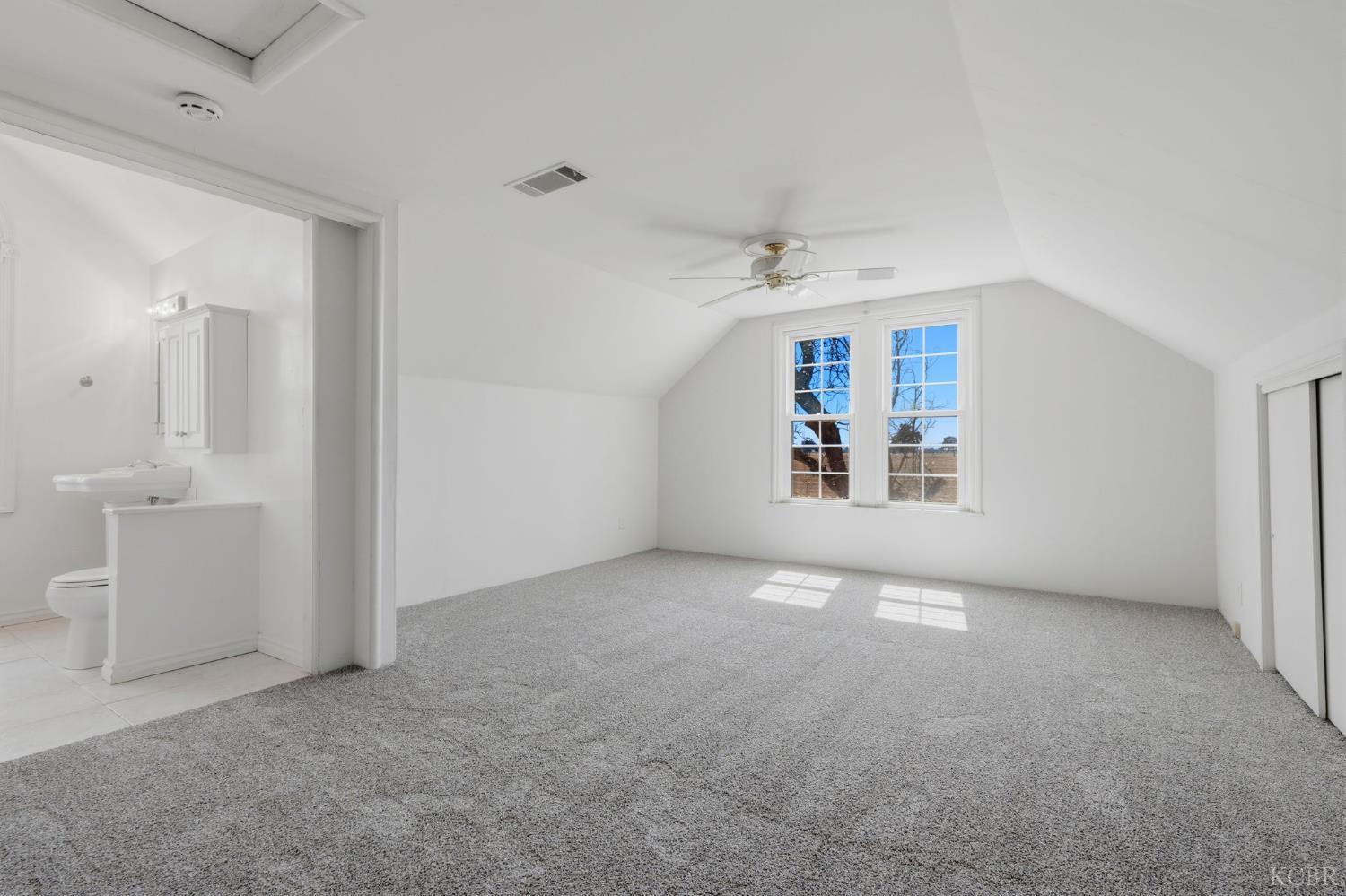21530 Tiburico Avenue, Laton, CA 93242