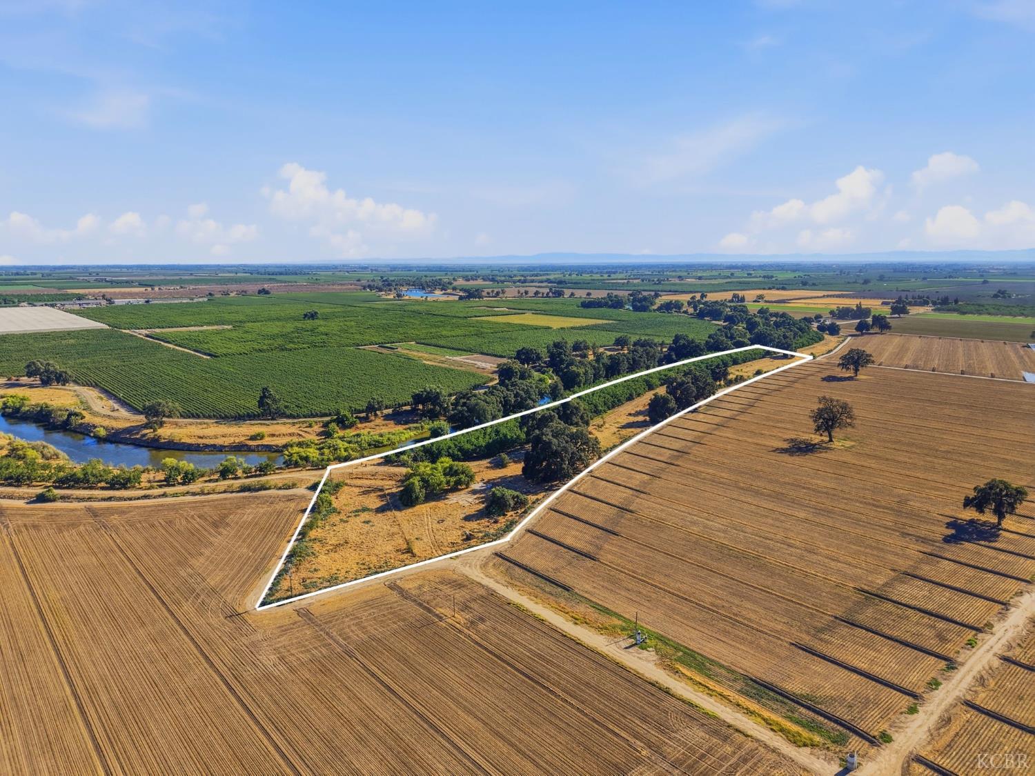 21530 Tiburico Avenue, Laton, CA 93242