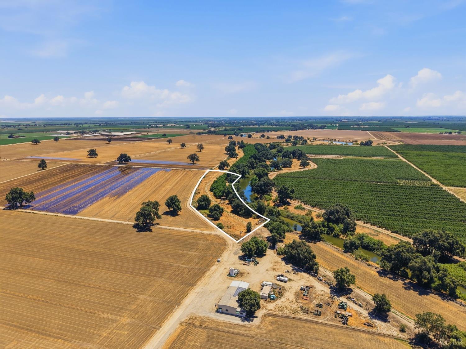 21530 Tiburico Avenue, Laton, CA 93242