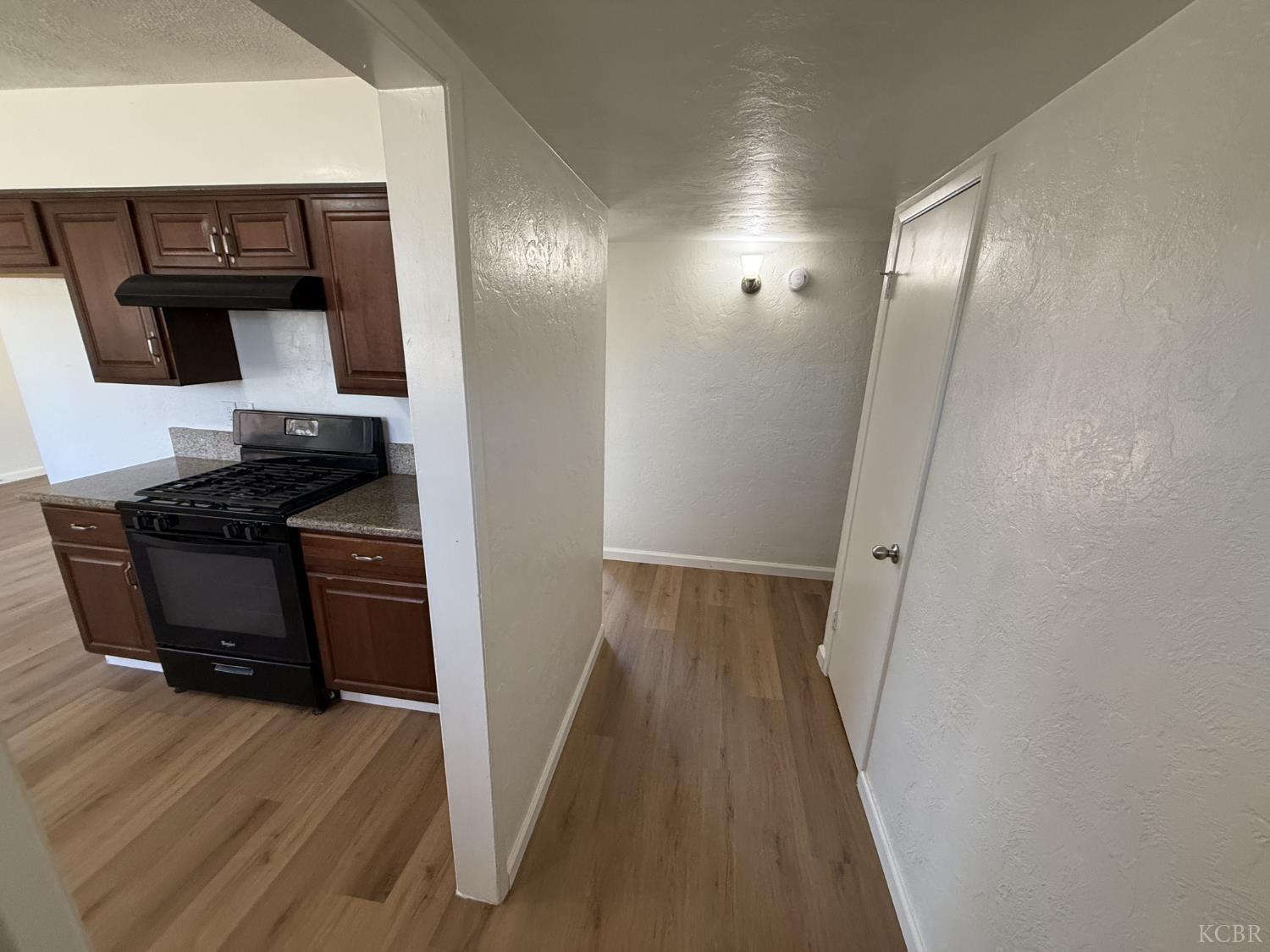 2081 E Stockham Ave, Tulare, CA 93274