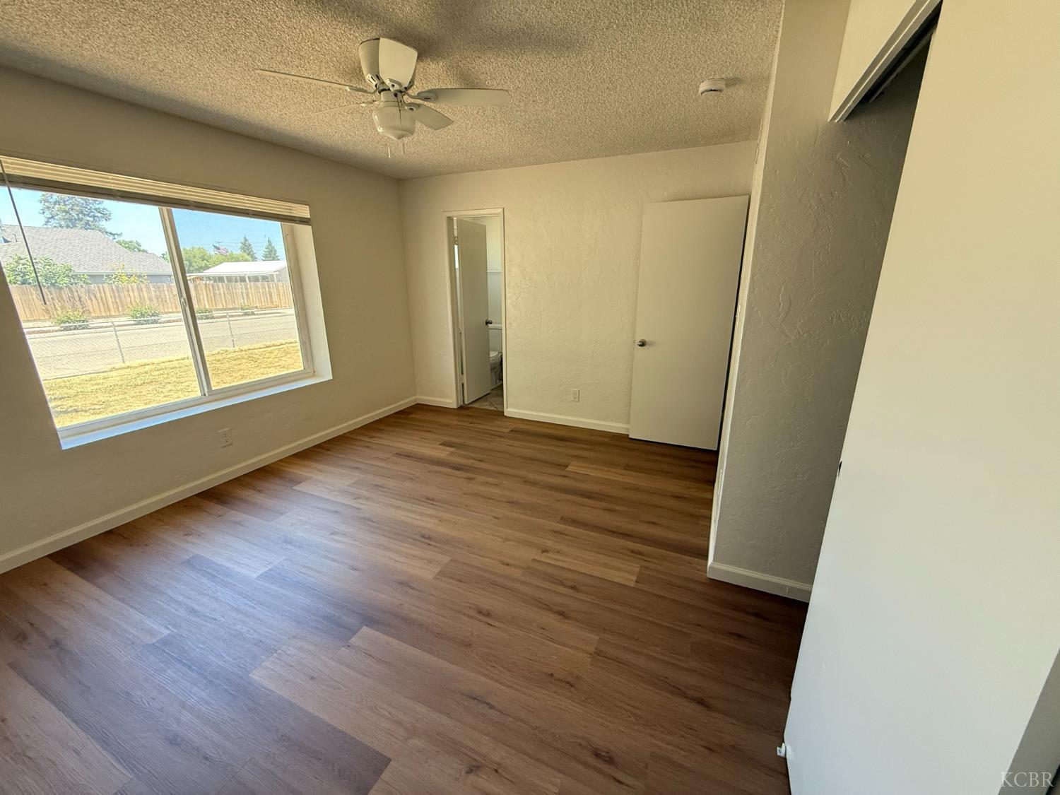 2081 E Stockham Ave, Tulare, CA 93274