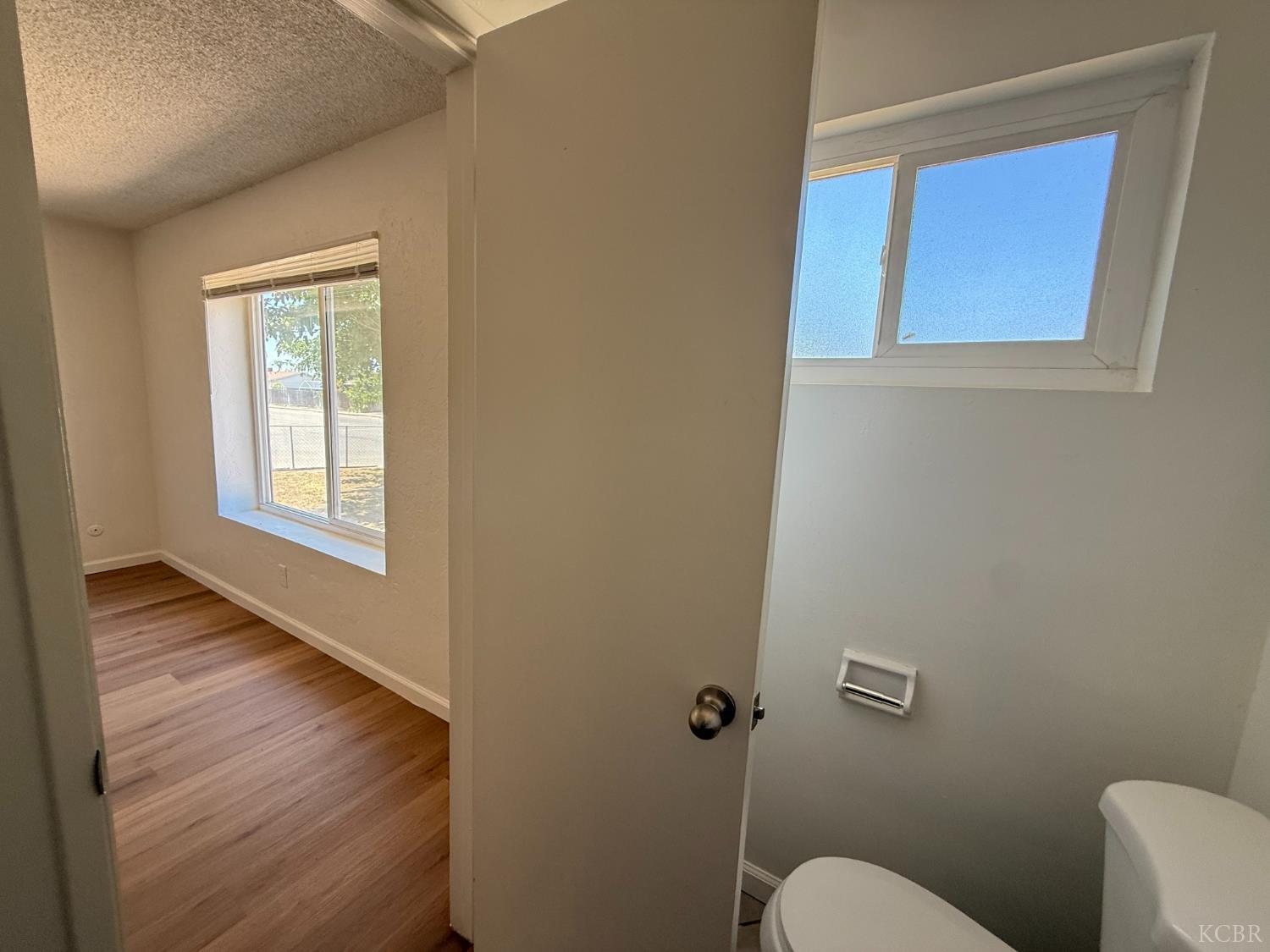 2081 E Stockham Ave, Tulare, CA 93274