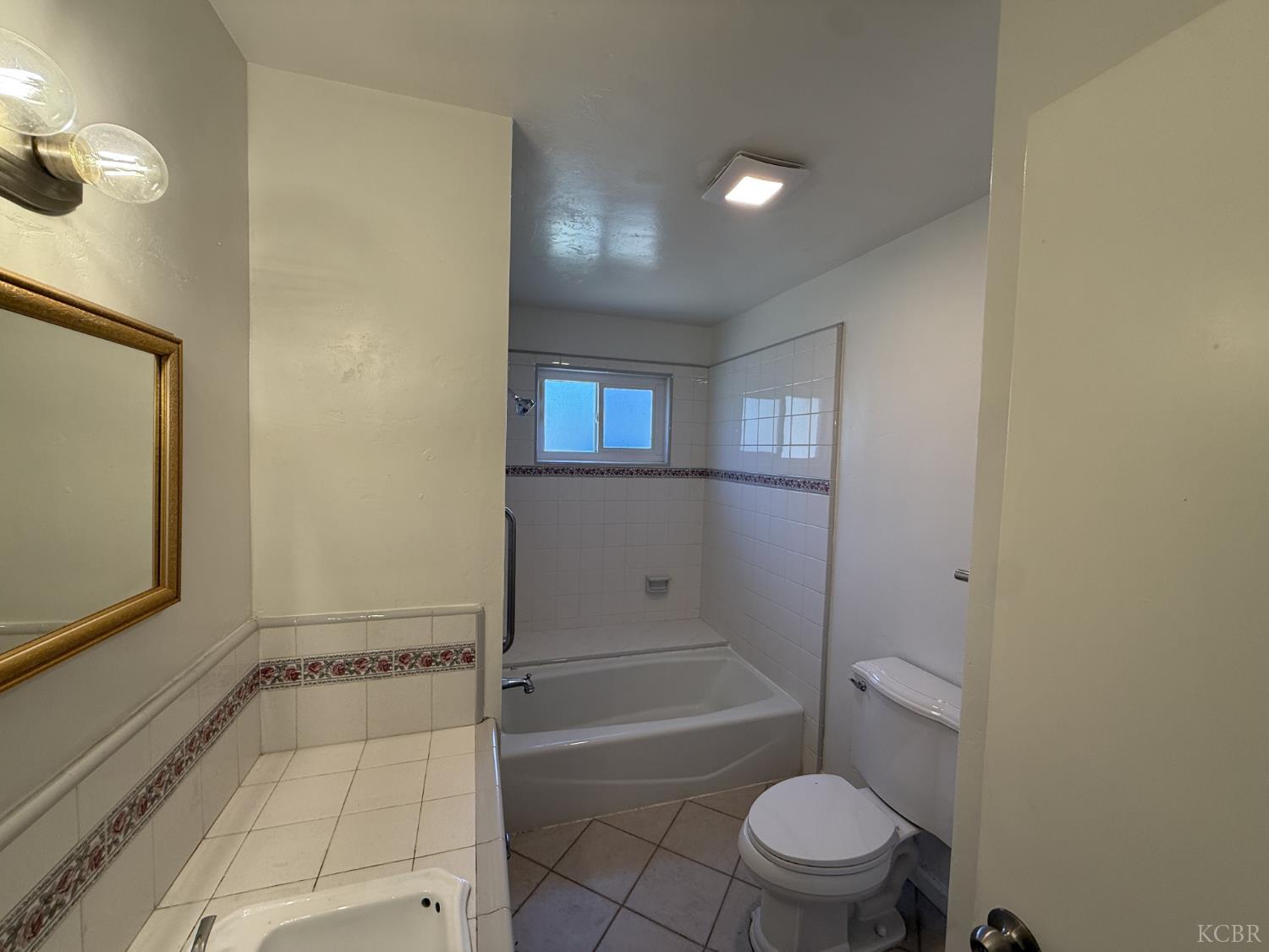 2081 E Stockham Ave, Tulare, CA 93274