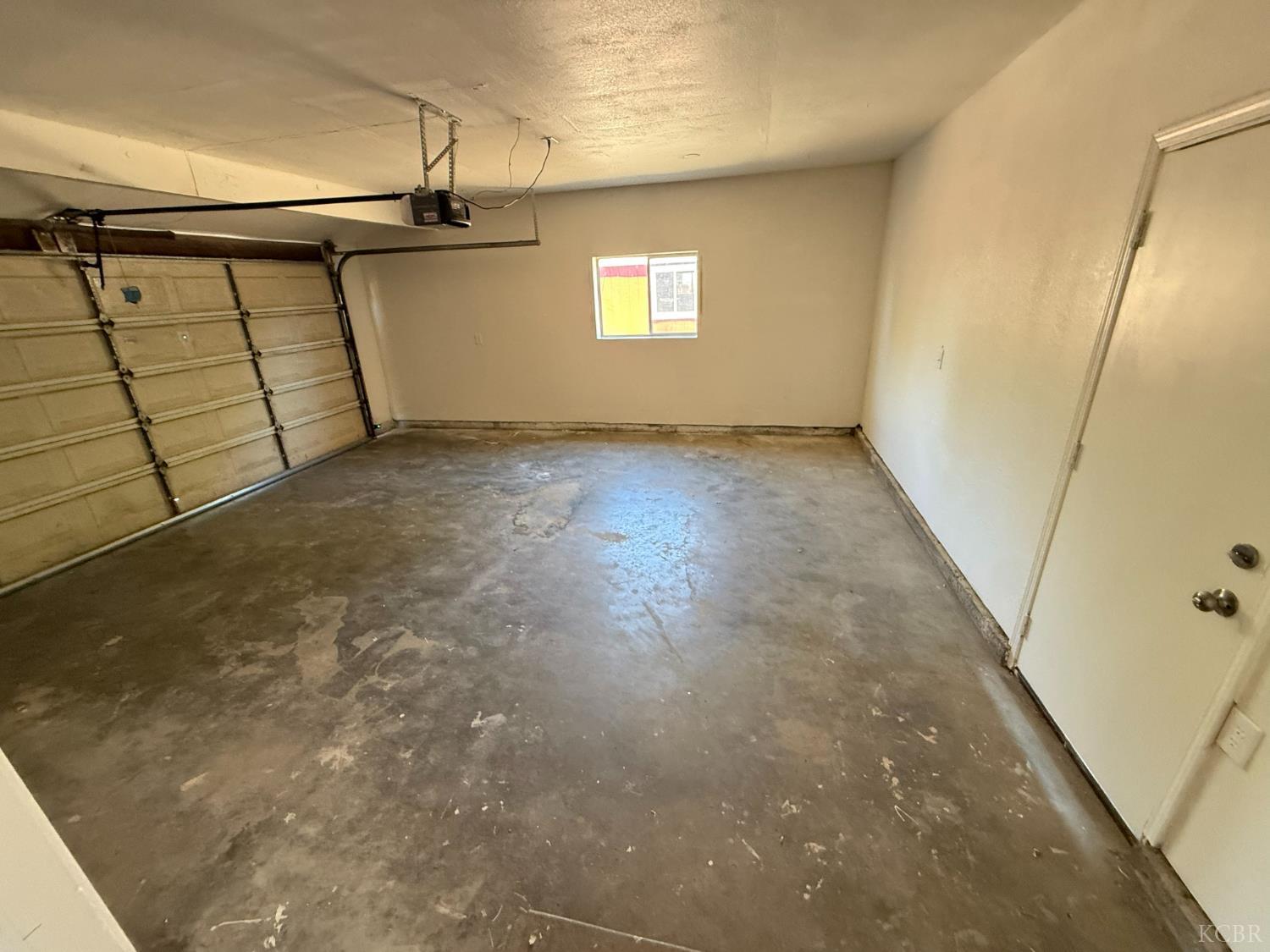 2081 E Stockham Ave, Tulare, CA 93274