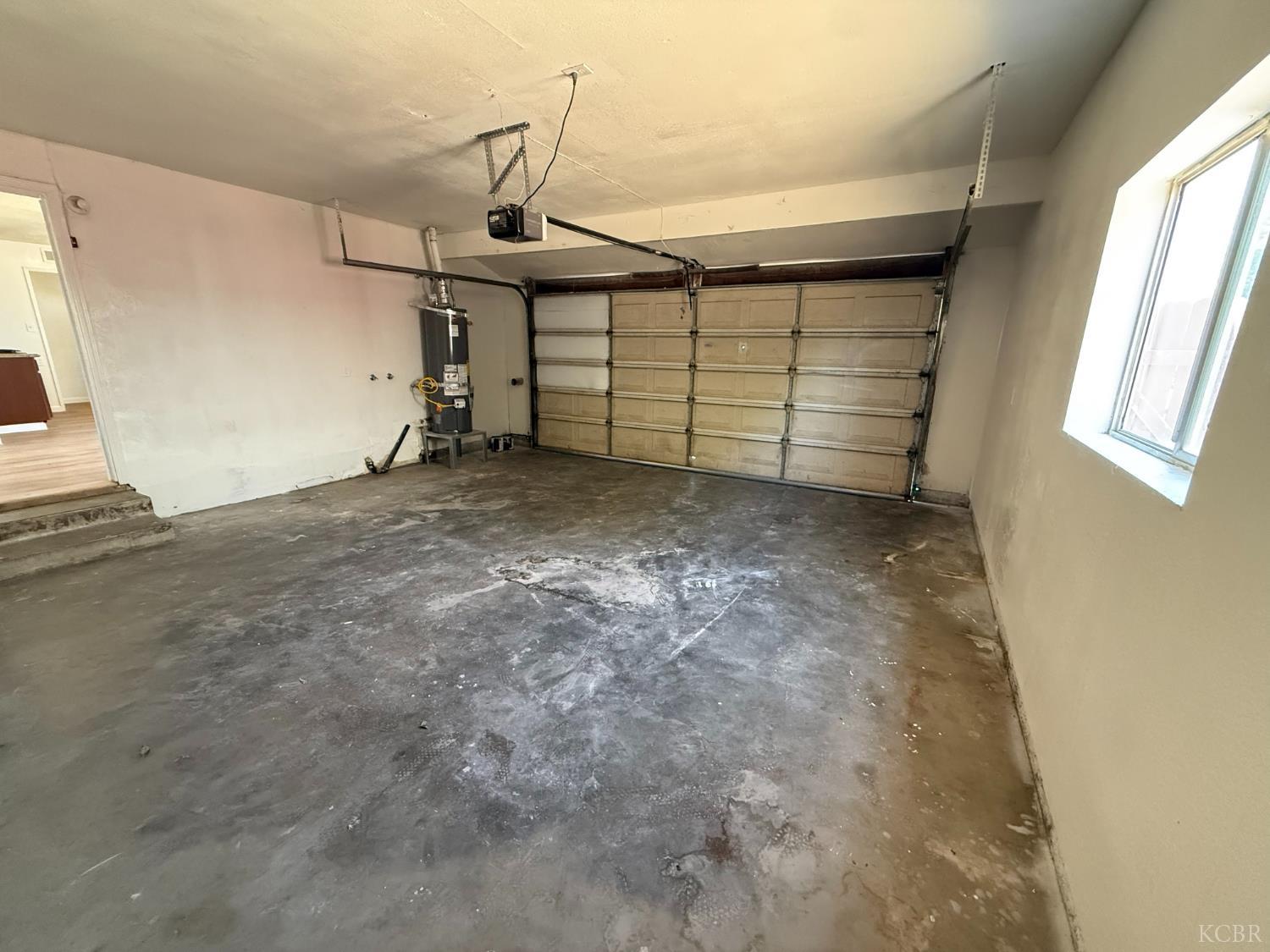 2081 E Stockham Ave, Tulare, CA 93274