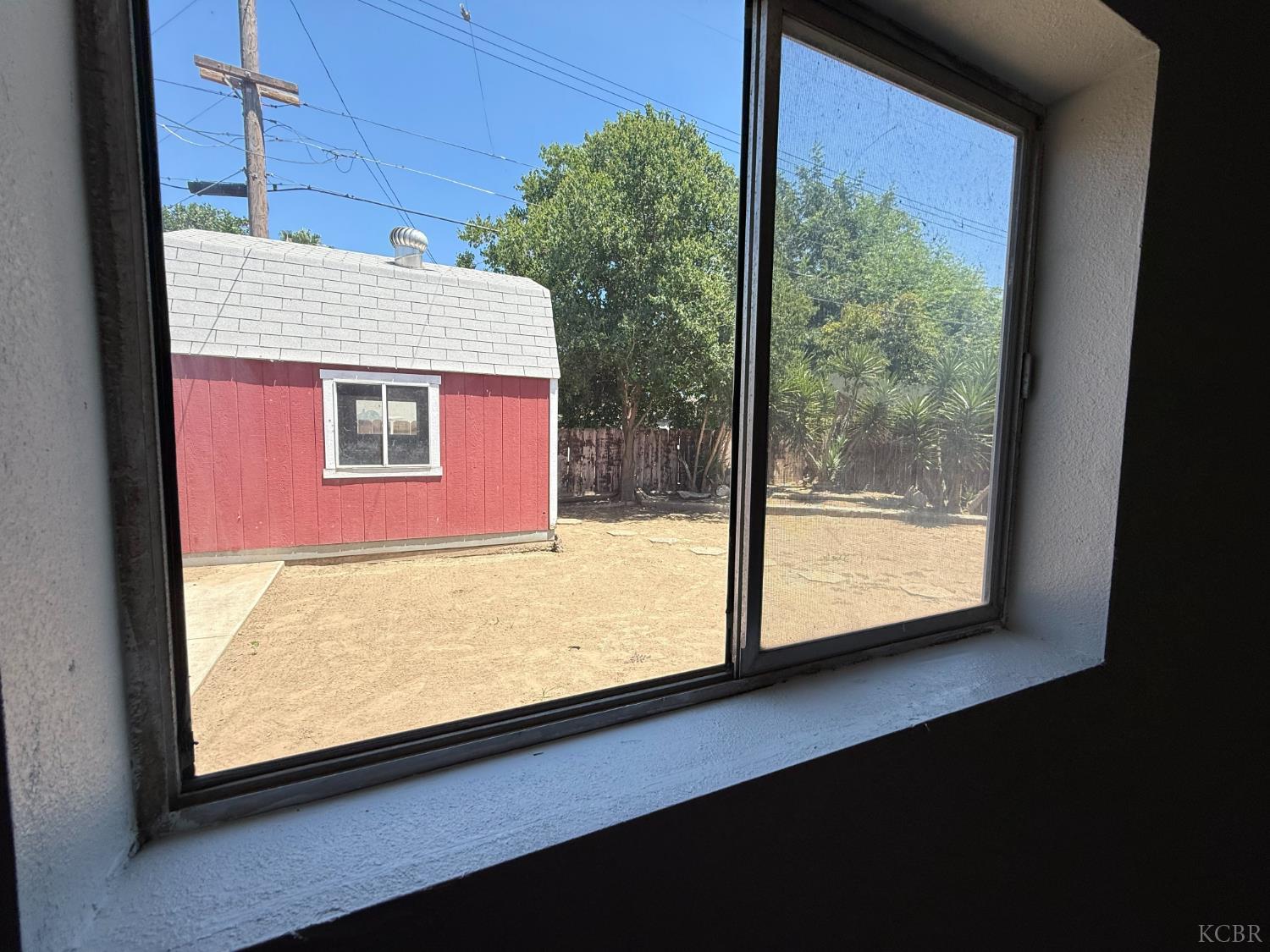 2081 E Stockham Ave, Tulare, CA 93274