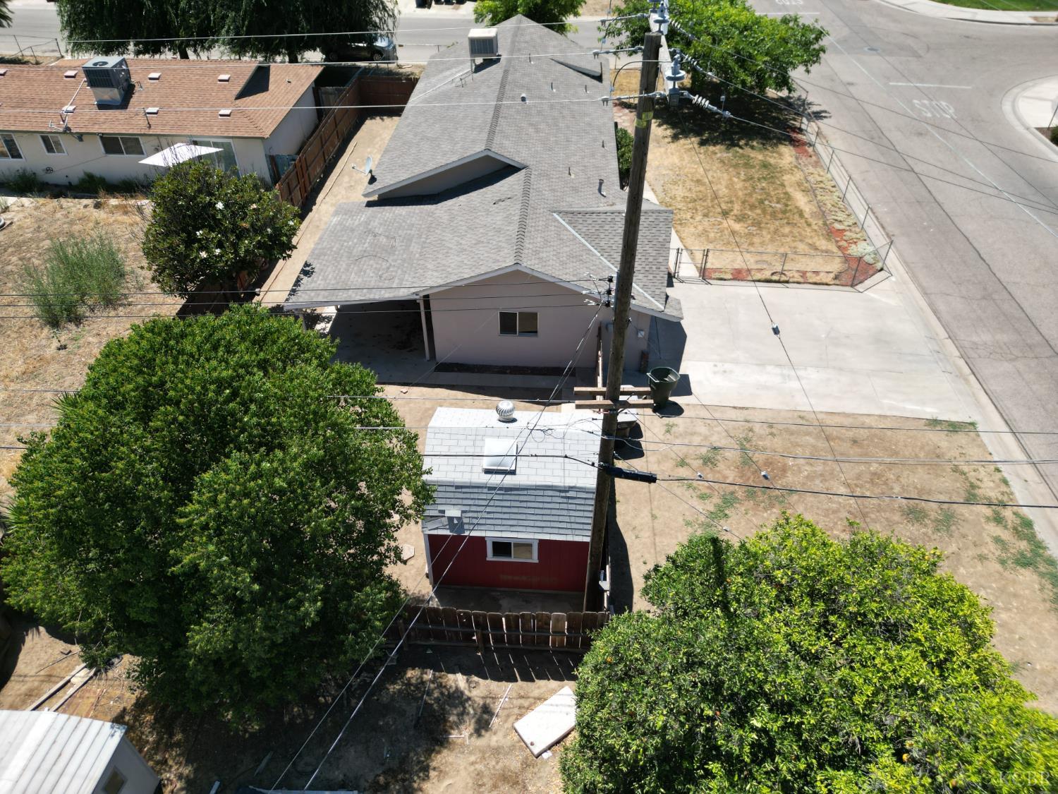 2081 E Stockham Ave, Tulare, CA 93274