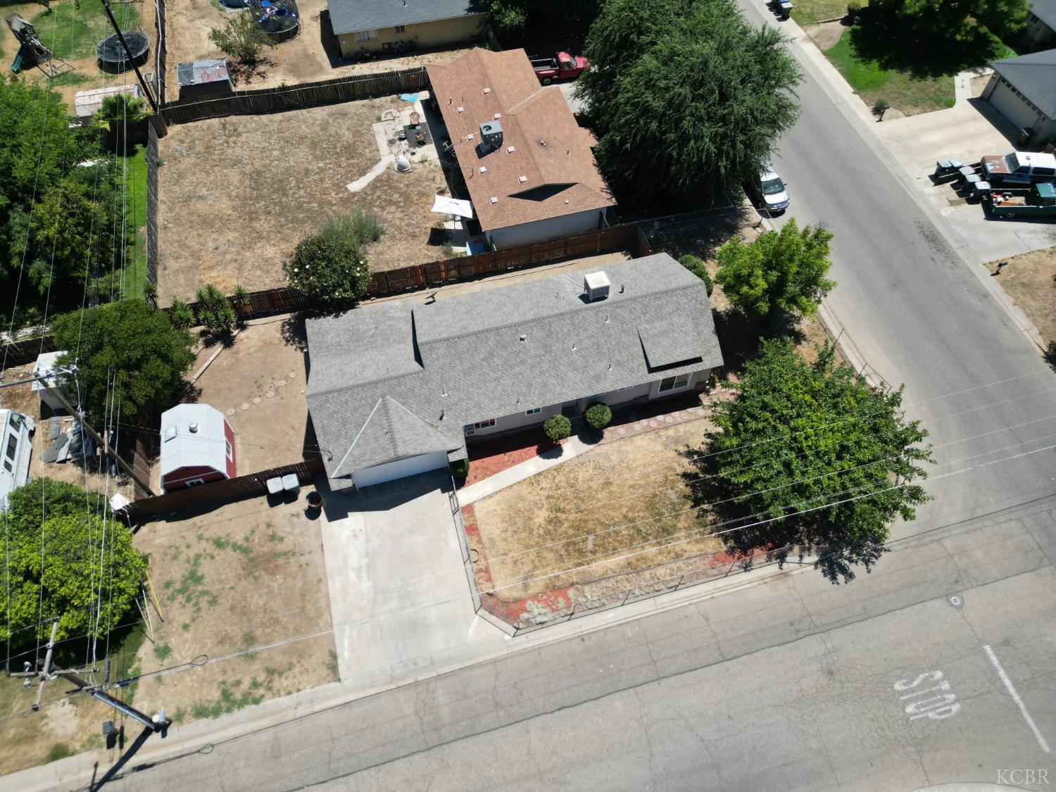 2081 E Stockham Ave, Tulare, CA 93274