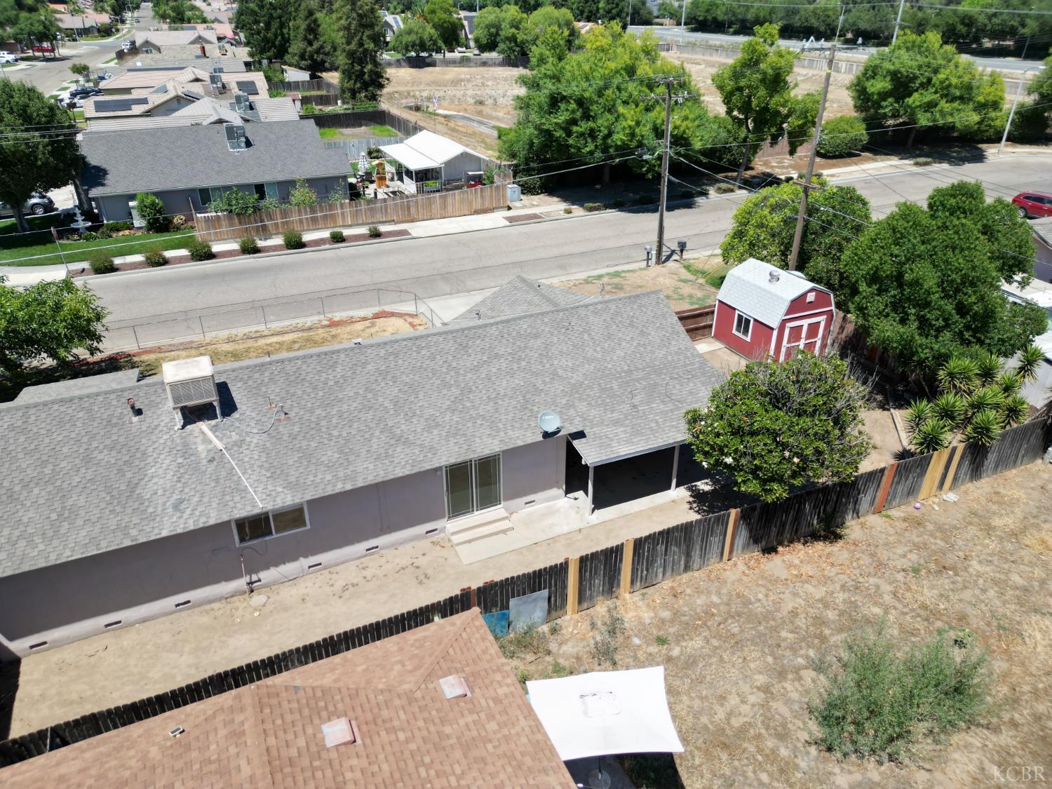2081 E Stockham Ave, Tulare, CA 93274