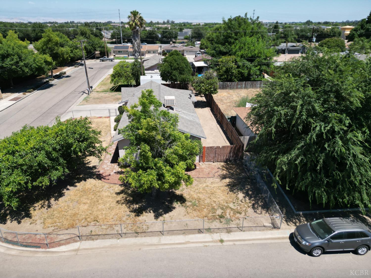 2081 E Stockham Ave, Tulare, CA 93274