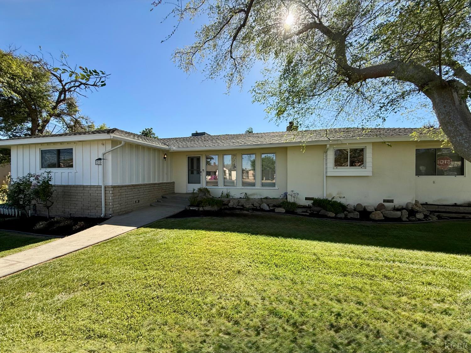 2180 N Douty St, Hanford, CA 93230