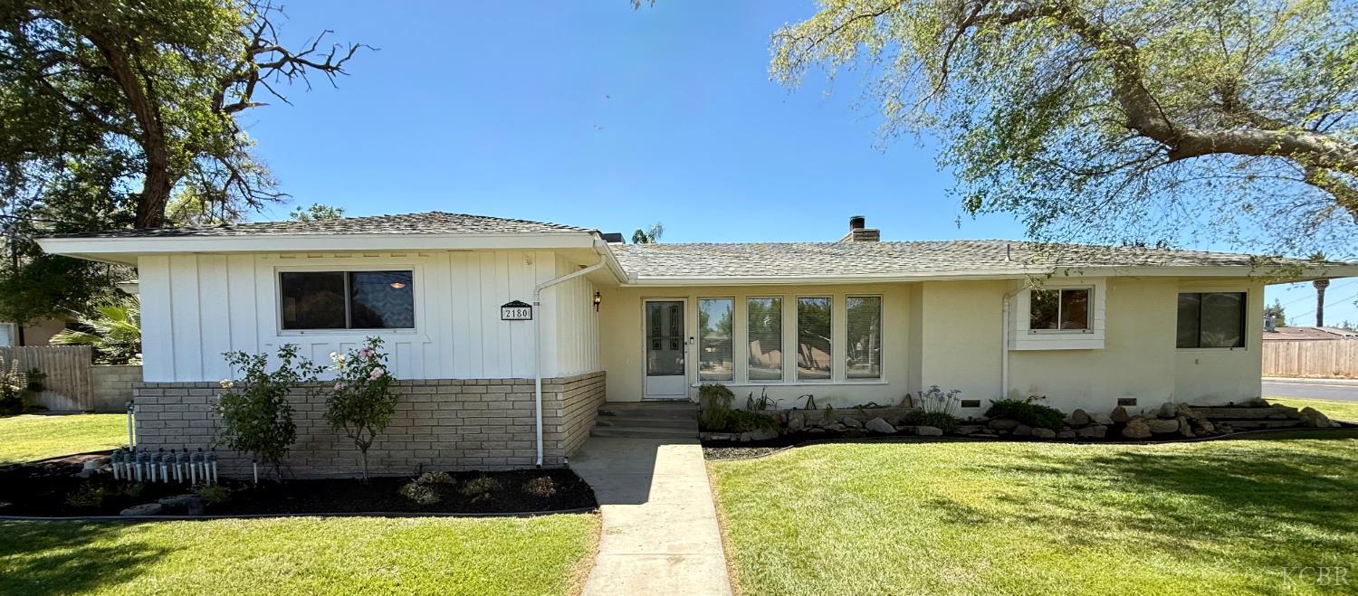 2180 N Douty St, Hanford, CA 93230