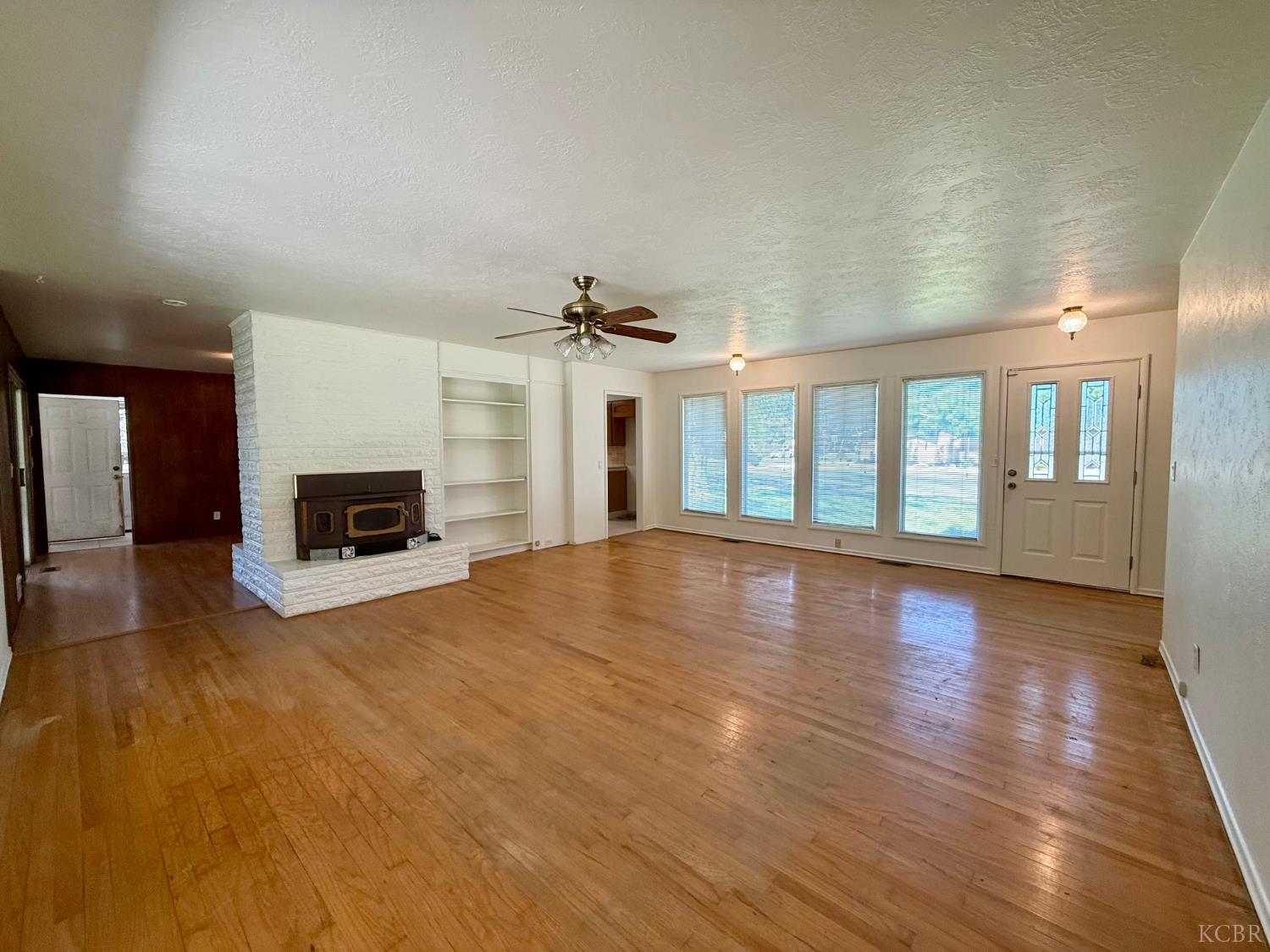 2180 N Douty St, Hanford, CA 93230