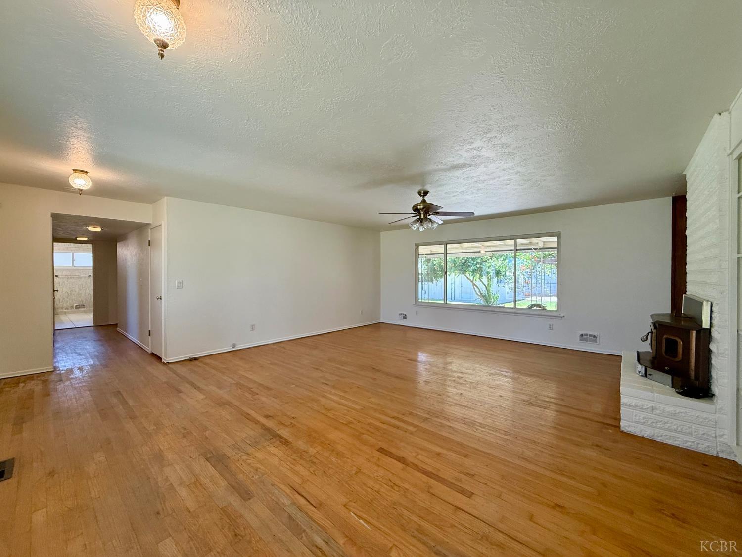 2180 N Douty St, Hanford, CA 93230