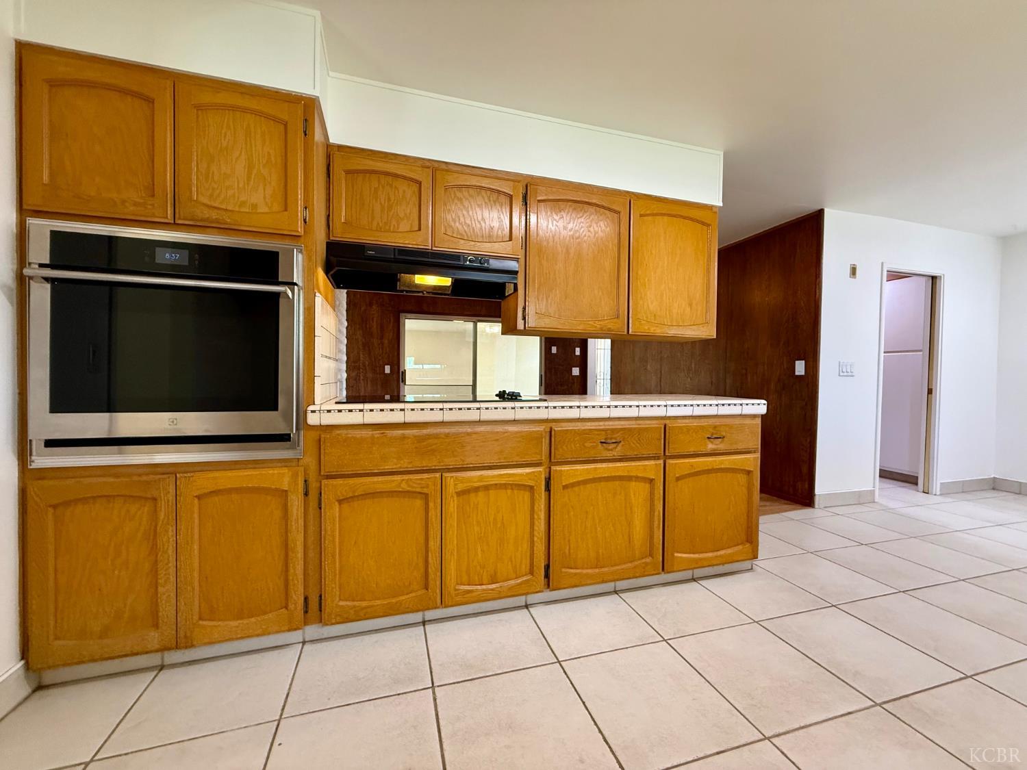 2180 N Douty St, Hanford, CA 93230