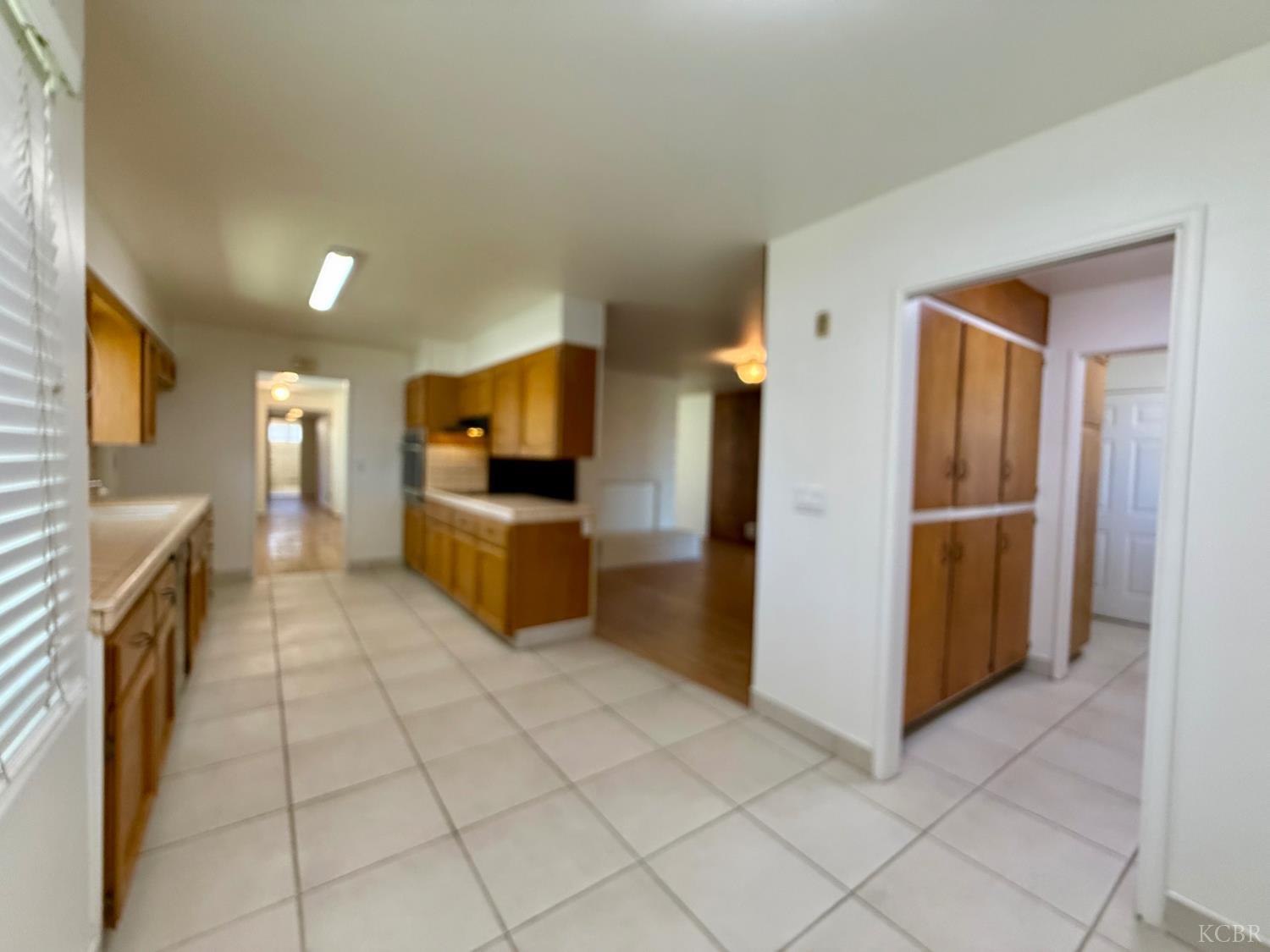 2180 N Douty St, Hanford, CA 93230