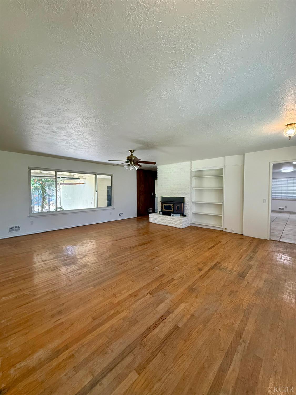 2180 N Douty St, Hanford, CA 93230